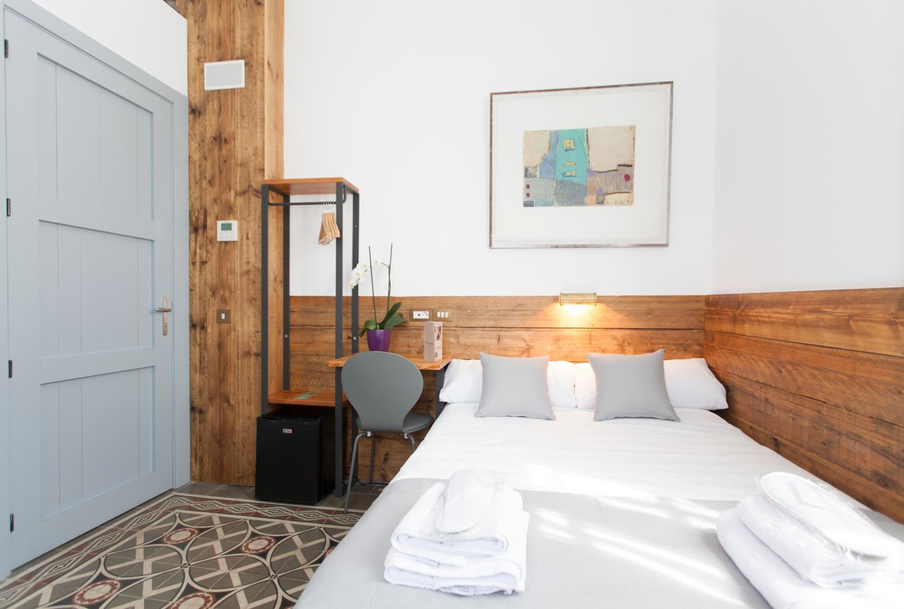 Small Double Room - Photo 1