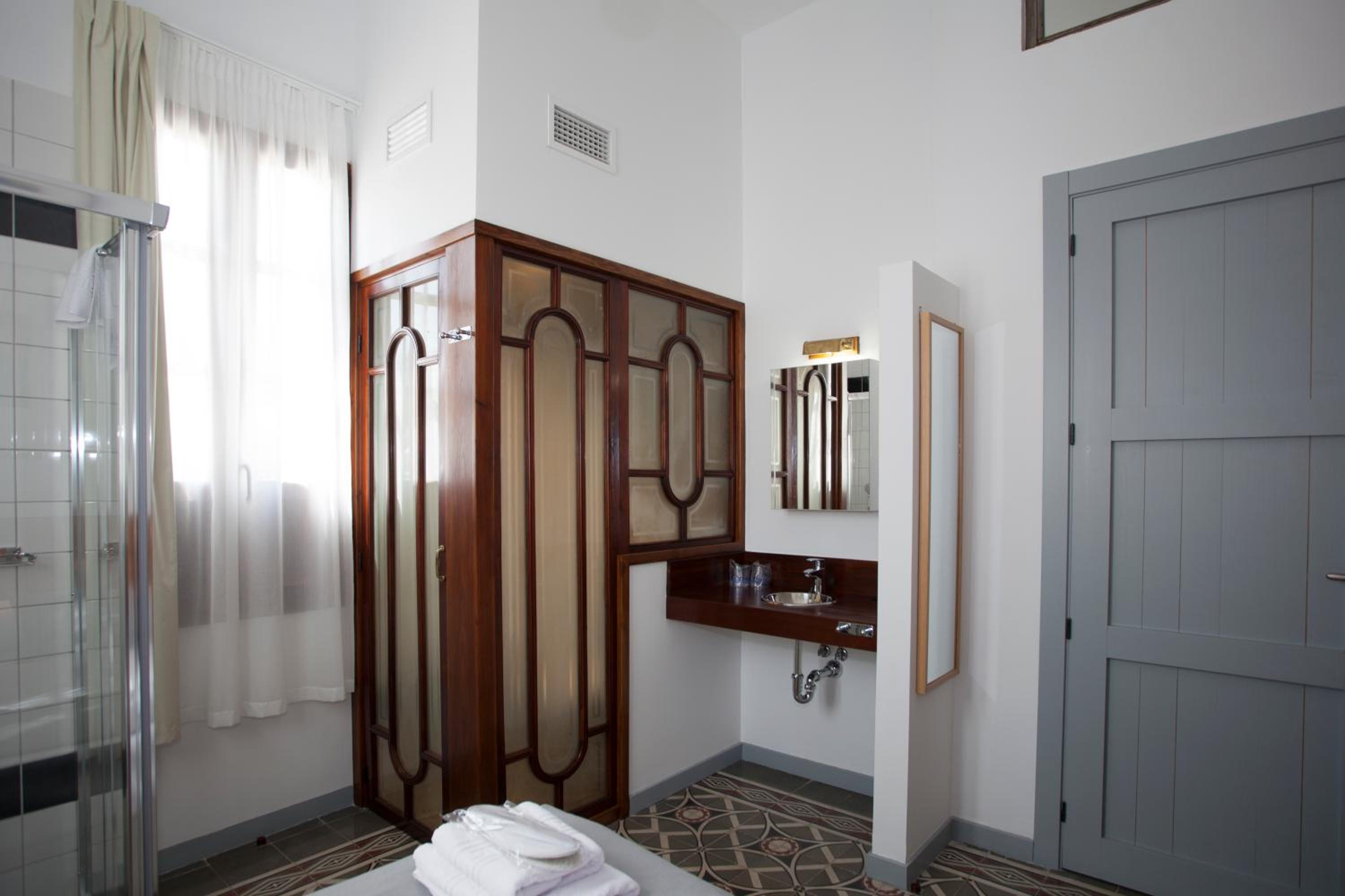Small Double Room - Photo 5