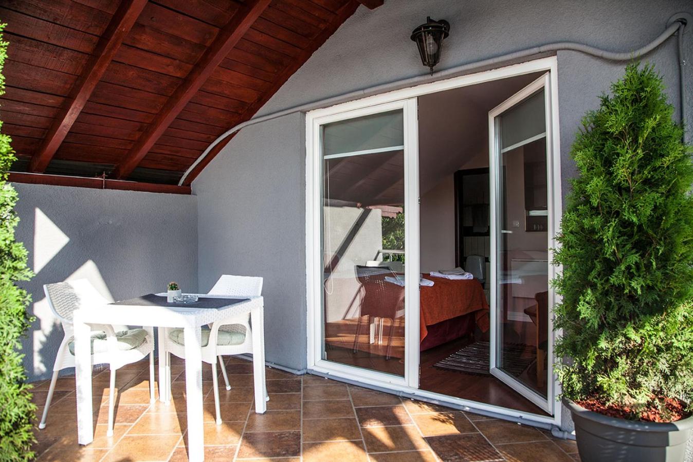 Standard Twin Room With Garden View photo 3
