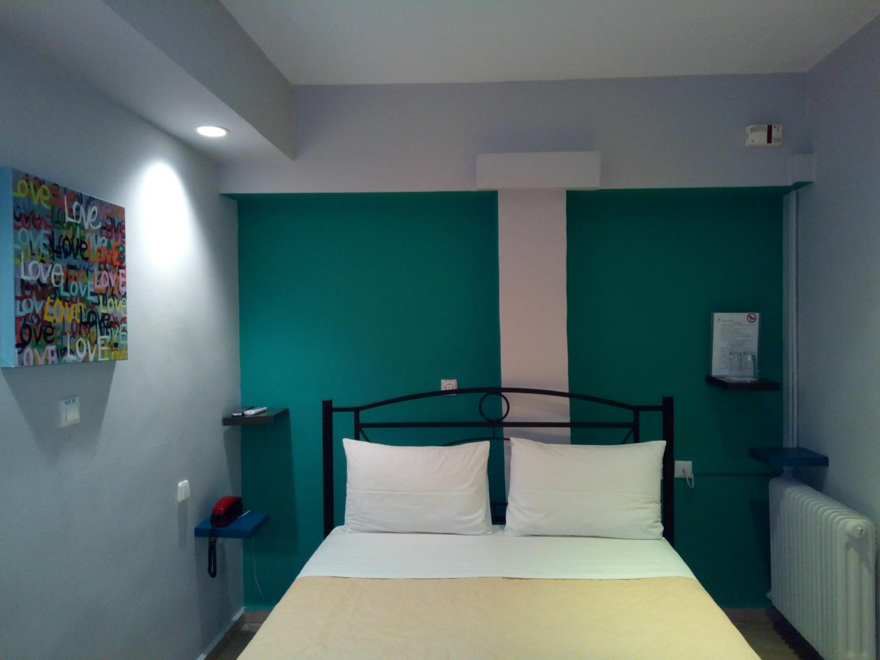 Basement Internal Double Room (no window) photo 1