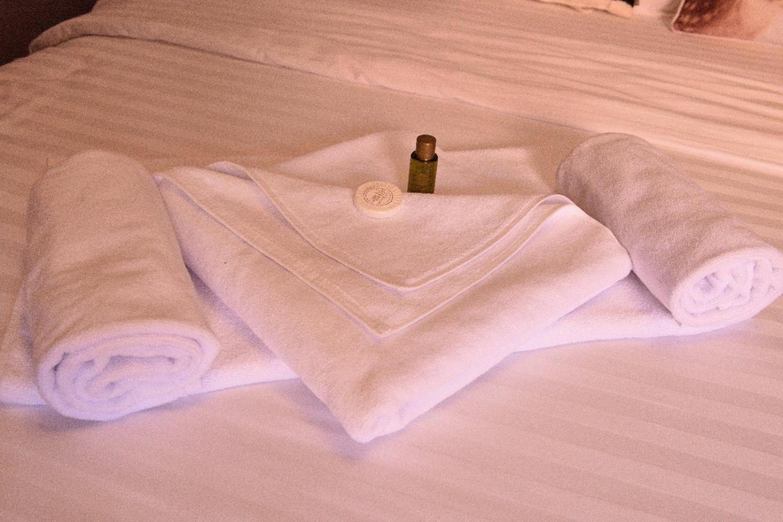 Double Room - Photo 6