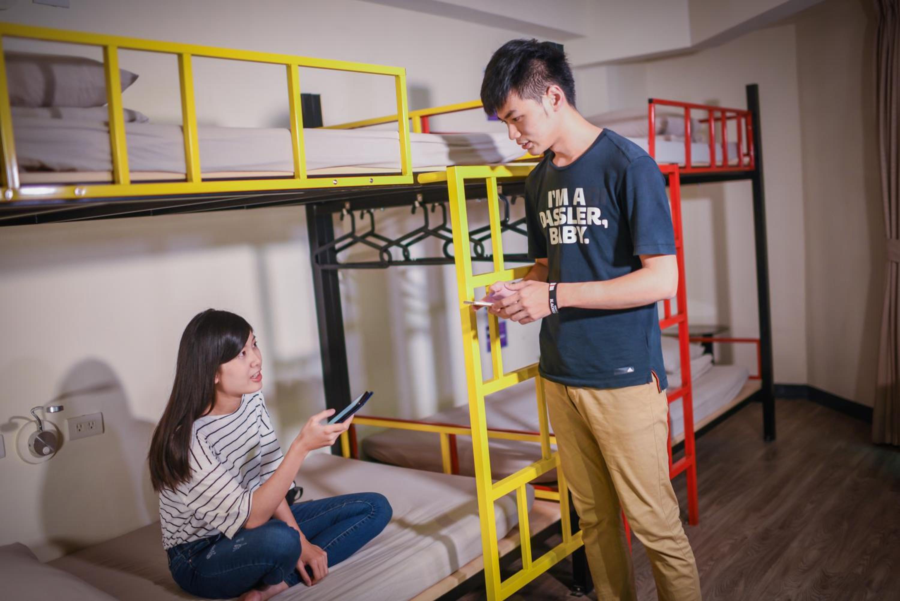 2 Beds in 8-Bed Mixed Dormitory Room photo 2
