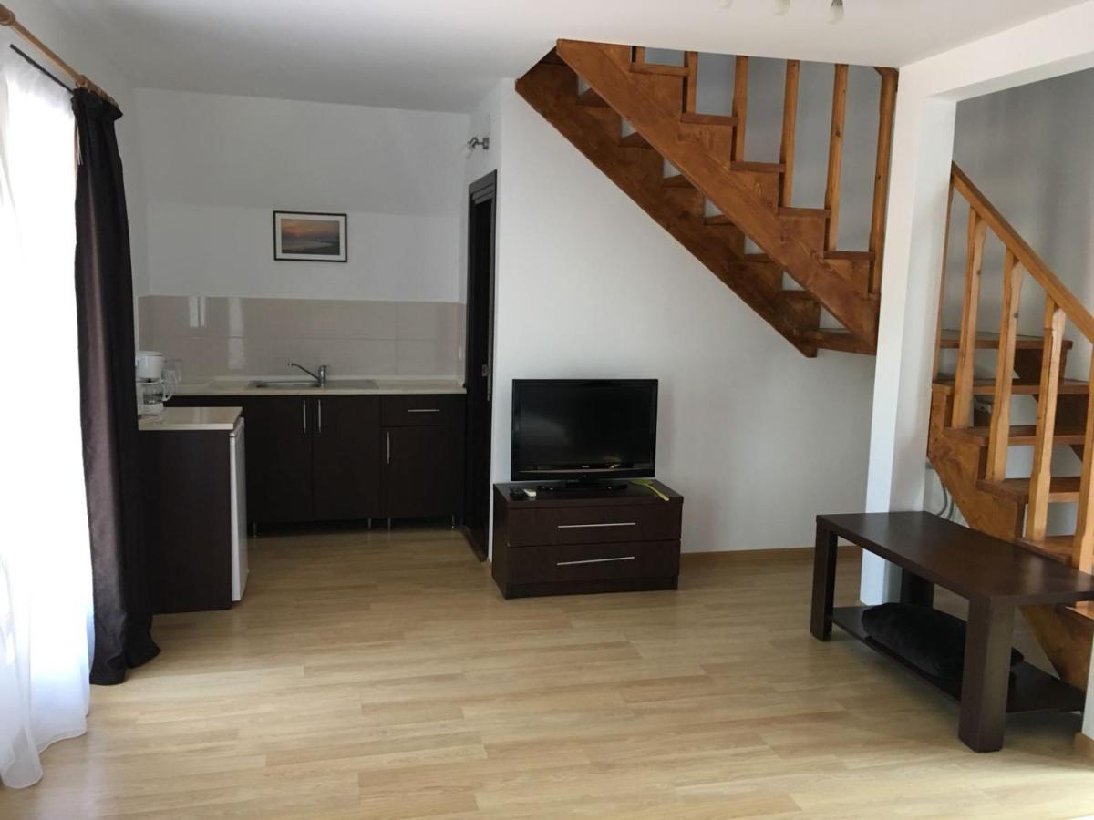 Apartment - Split Level photo 3