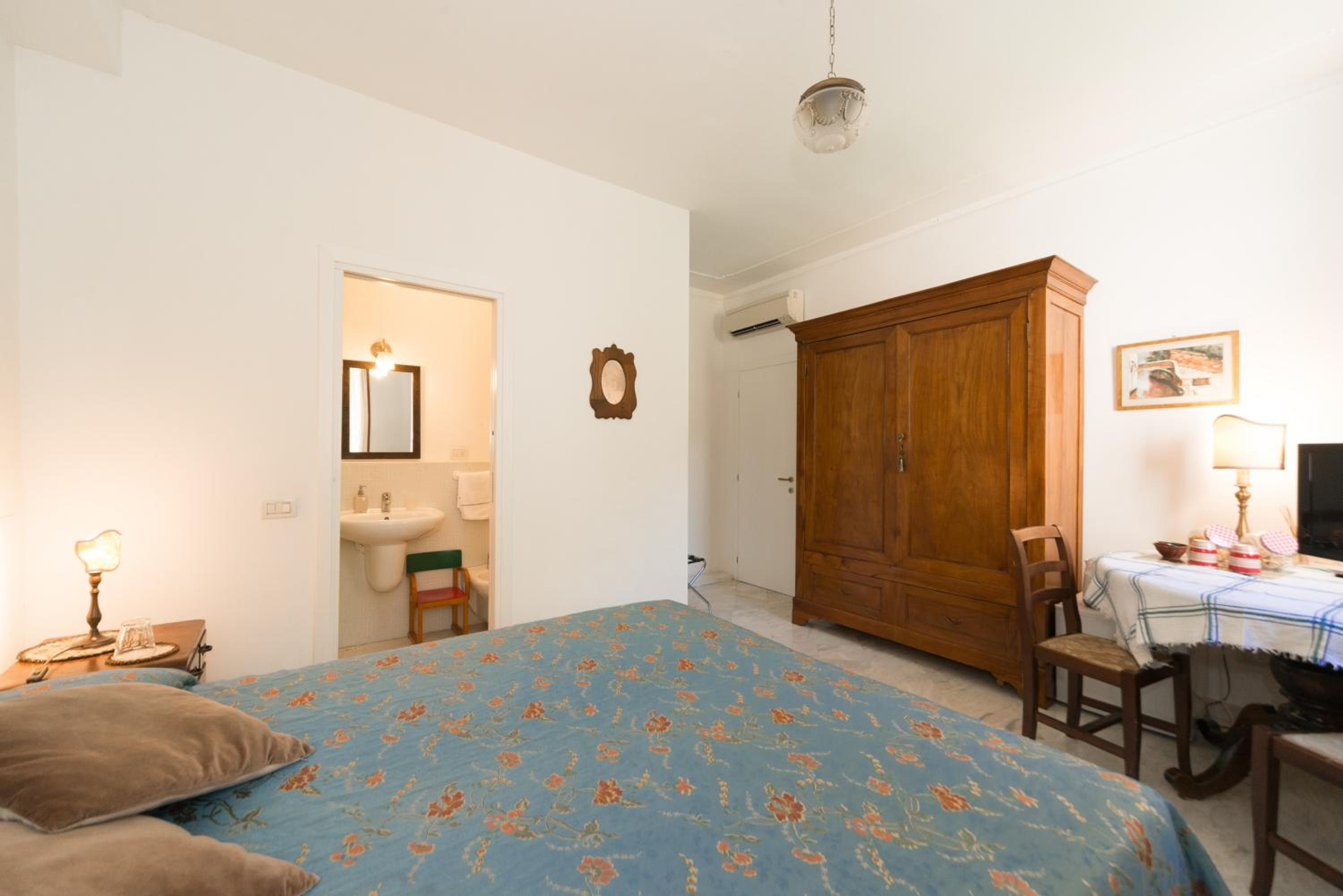 Superior Double or Twin Room photo 3