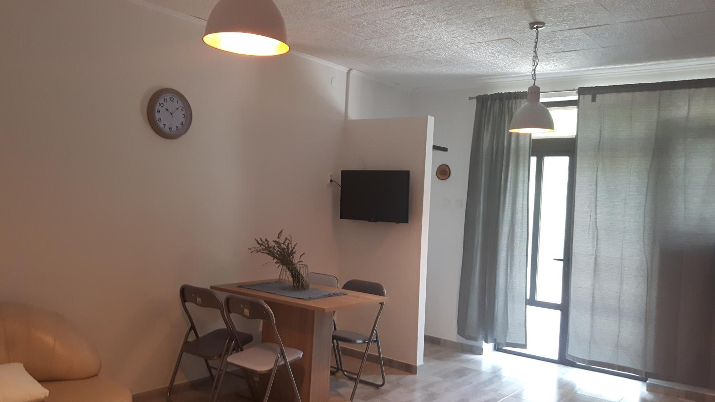 One-Bedroom Apartment - Photo 14