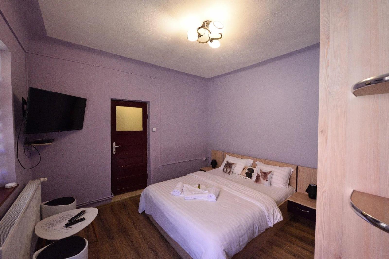 Double Room - Photo 4