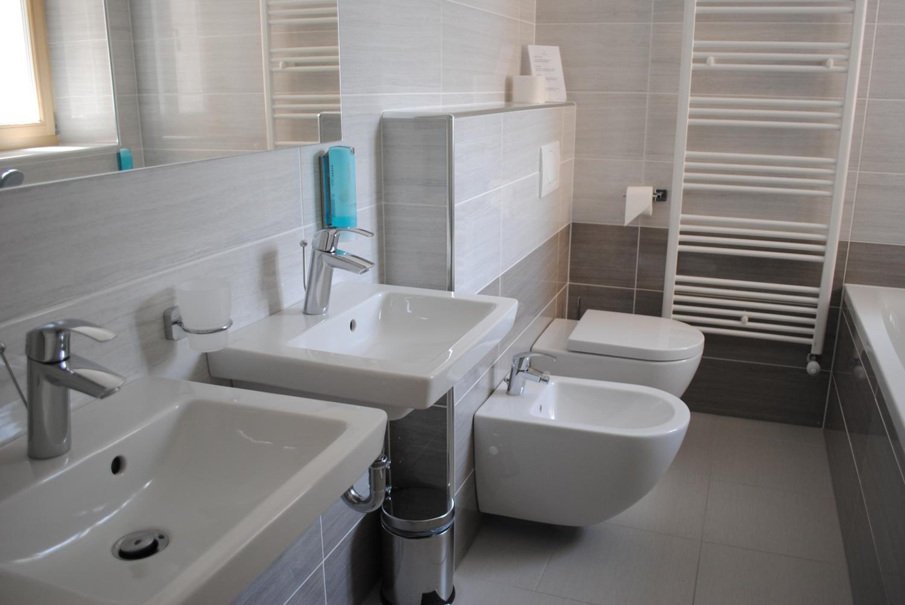 Superior Deluxe Double or Twin Room  - Photo 4