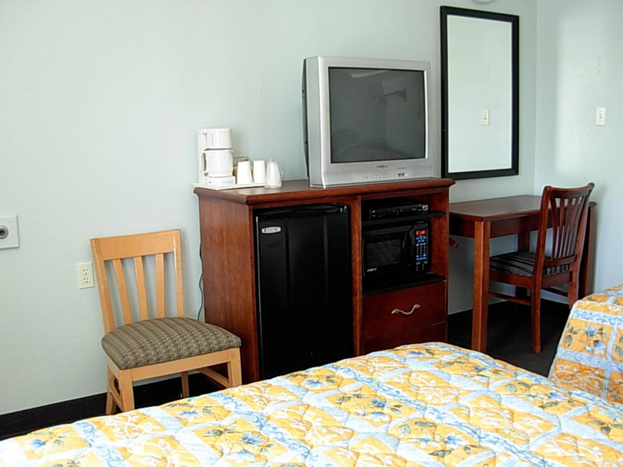 Double Room with Two Double Beds - Non-Smoking photo 3