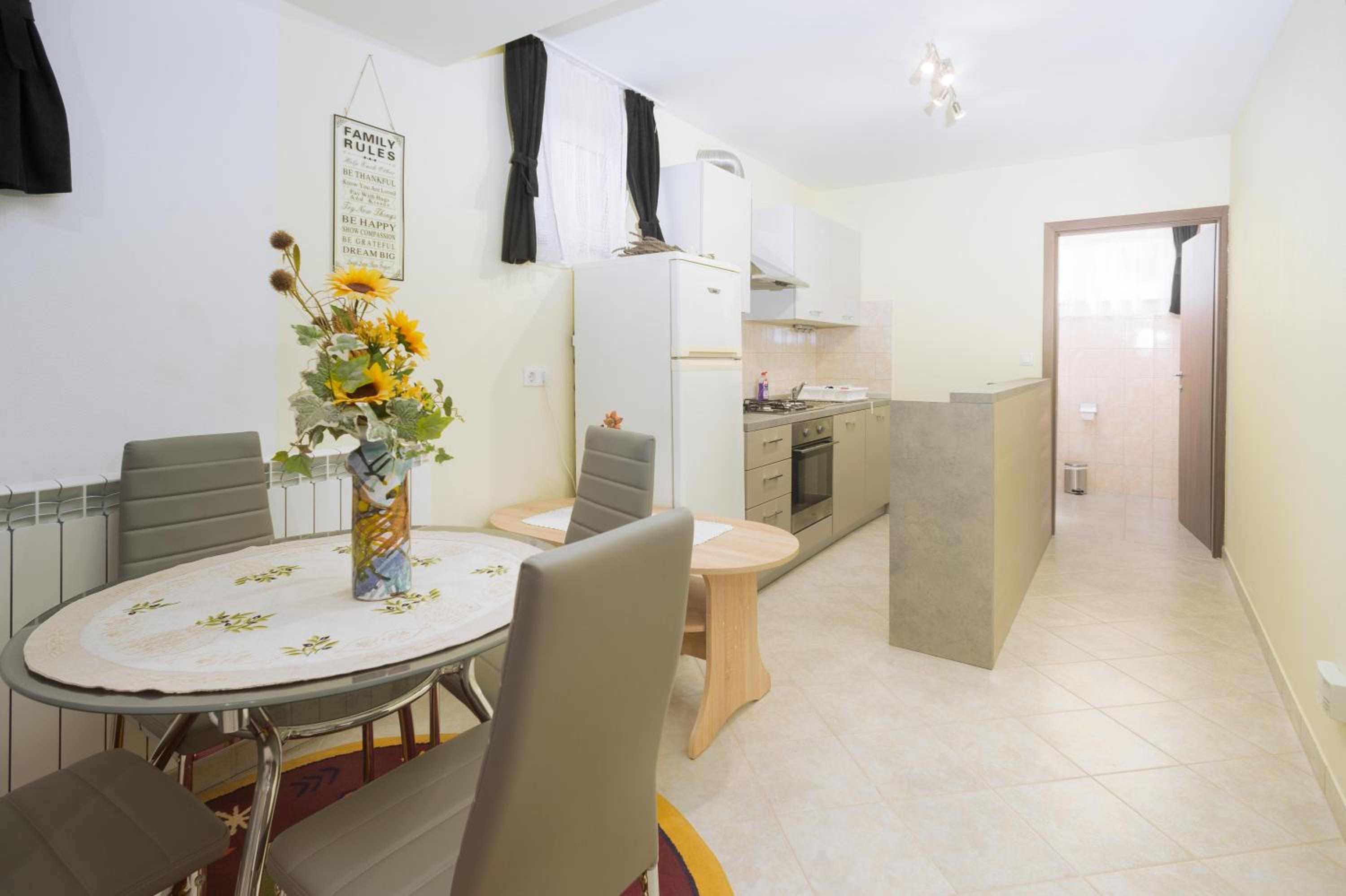 Apartment - Photo 6