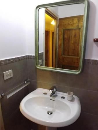 Single Room with Private Bathroom photo 3