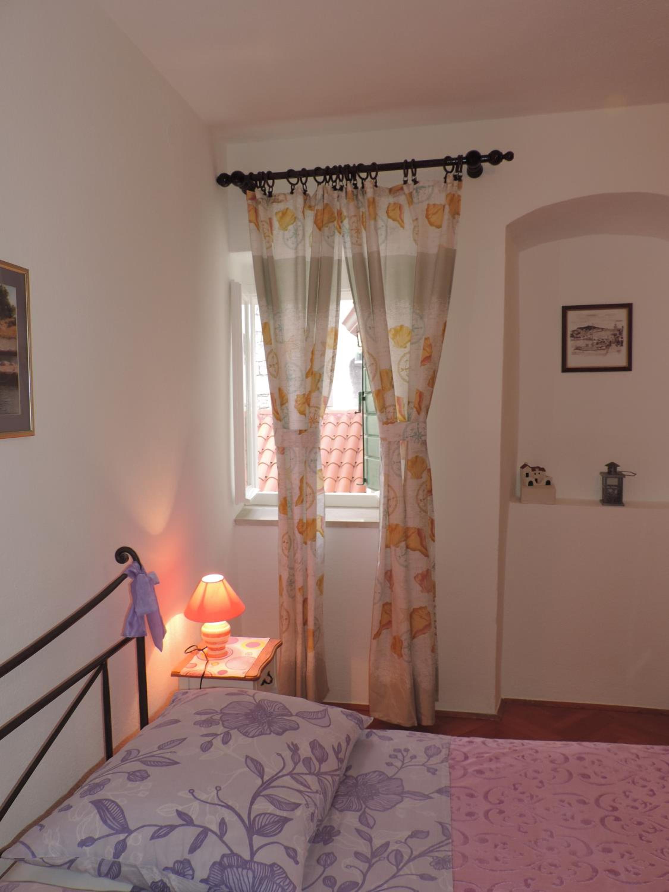 One-Bedroom Apartment - Photo 9