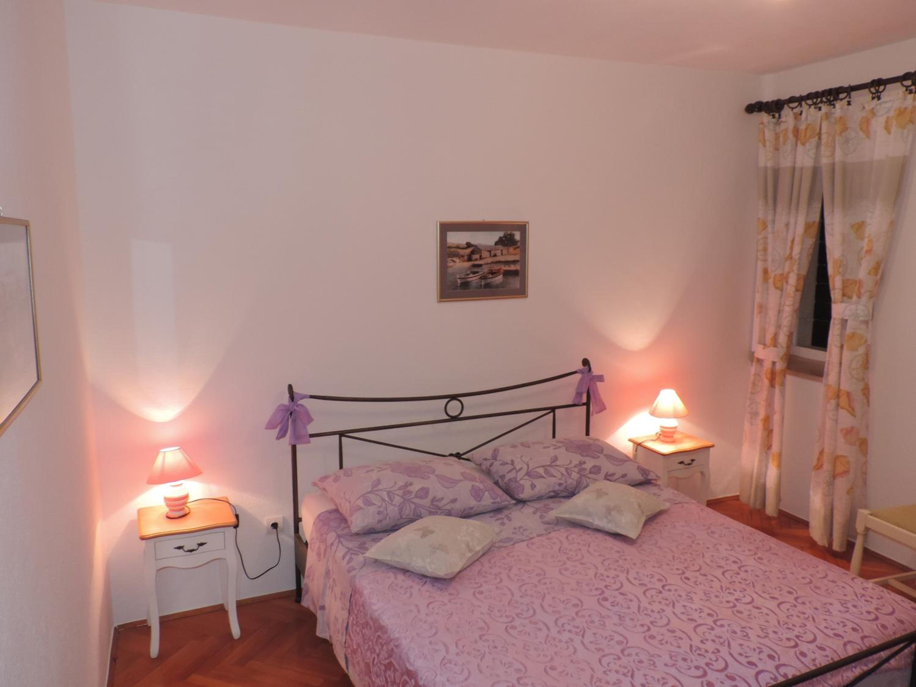 One-Bedroom Apartment - Photo 12