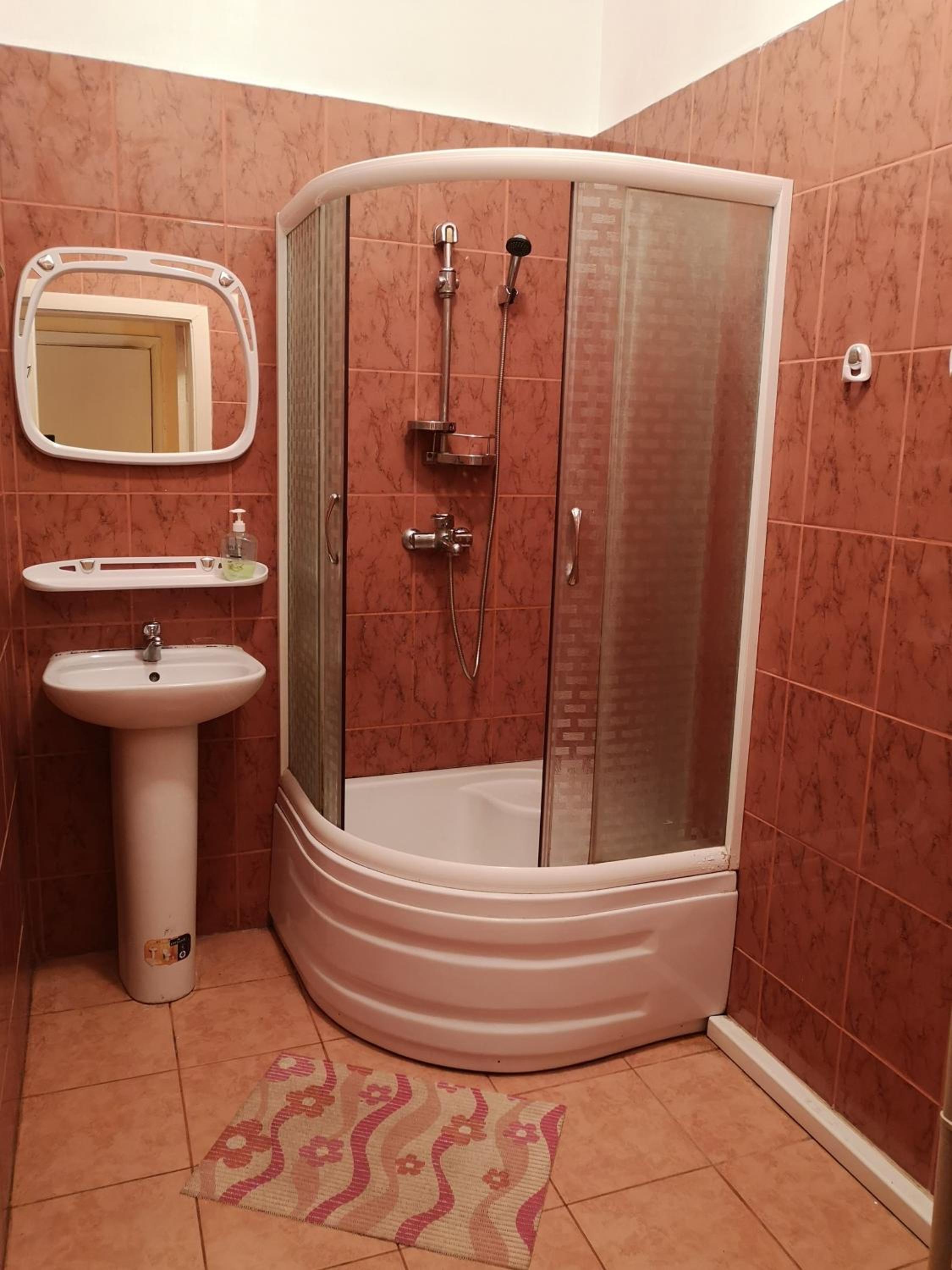 Double Room with Shared Bathroom photo 3