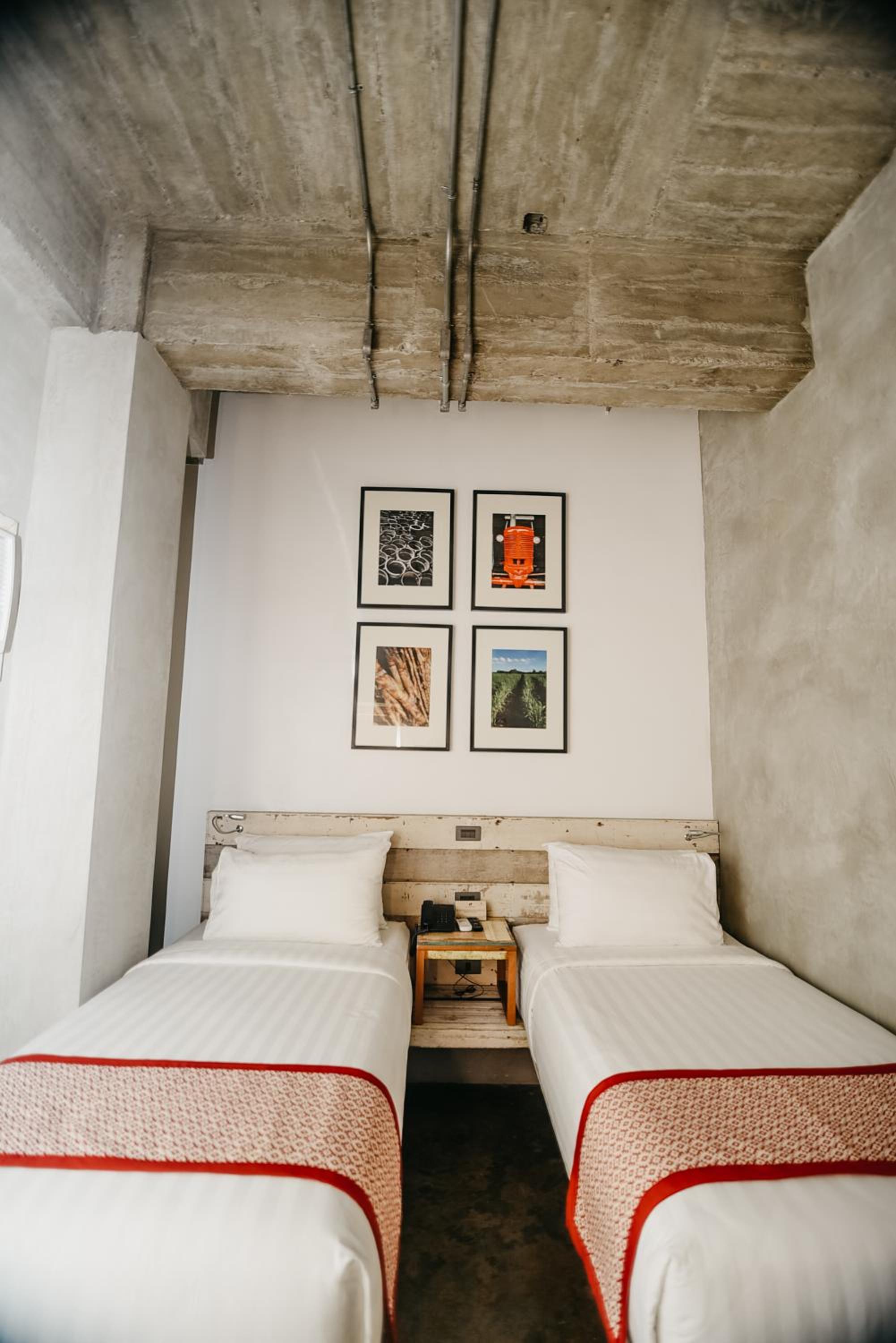 Standard Twin Room - Photo 3