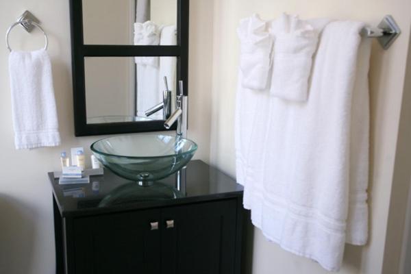 Queen Room - Disability Access photo 2