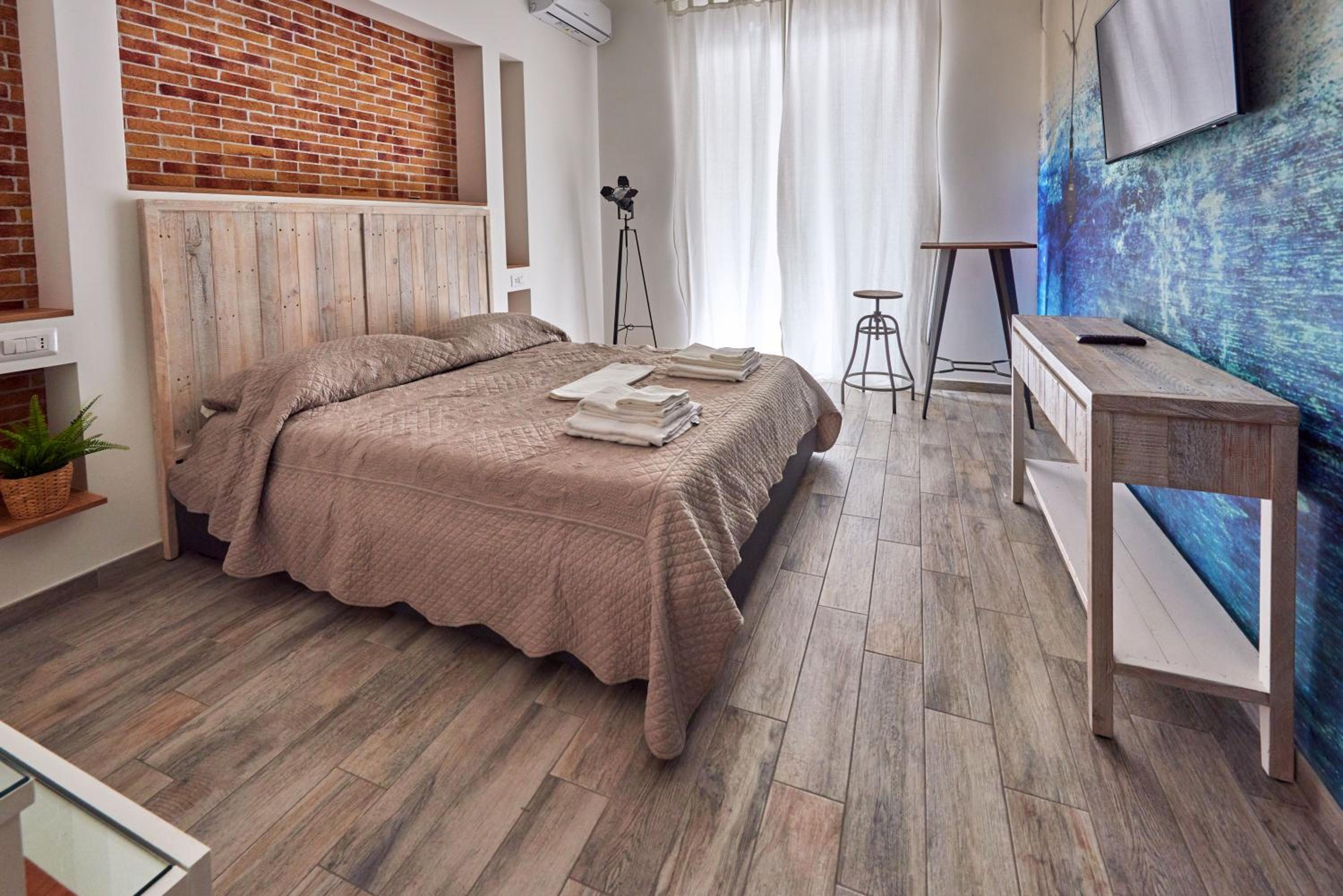 Double Room with Private External Bathroom