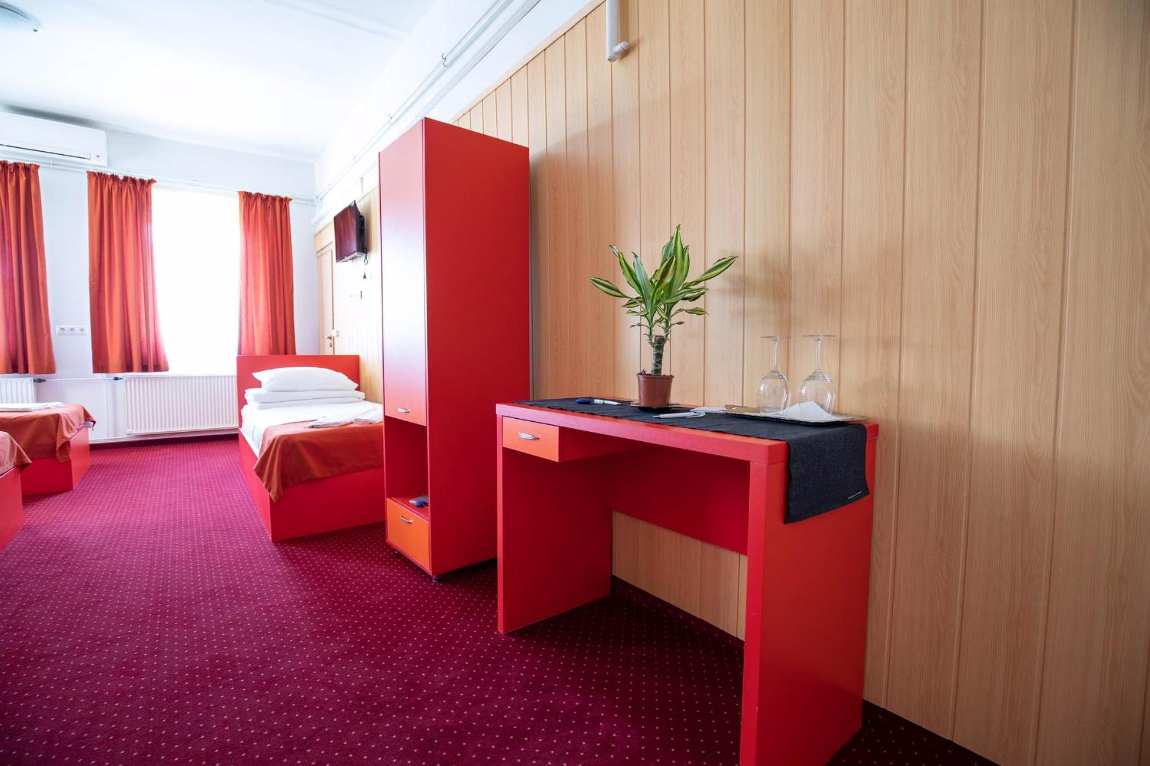 Deluxe Quadruple Room - Photo 3
