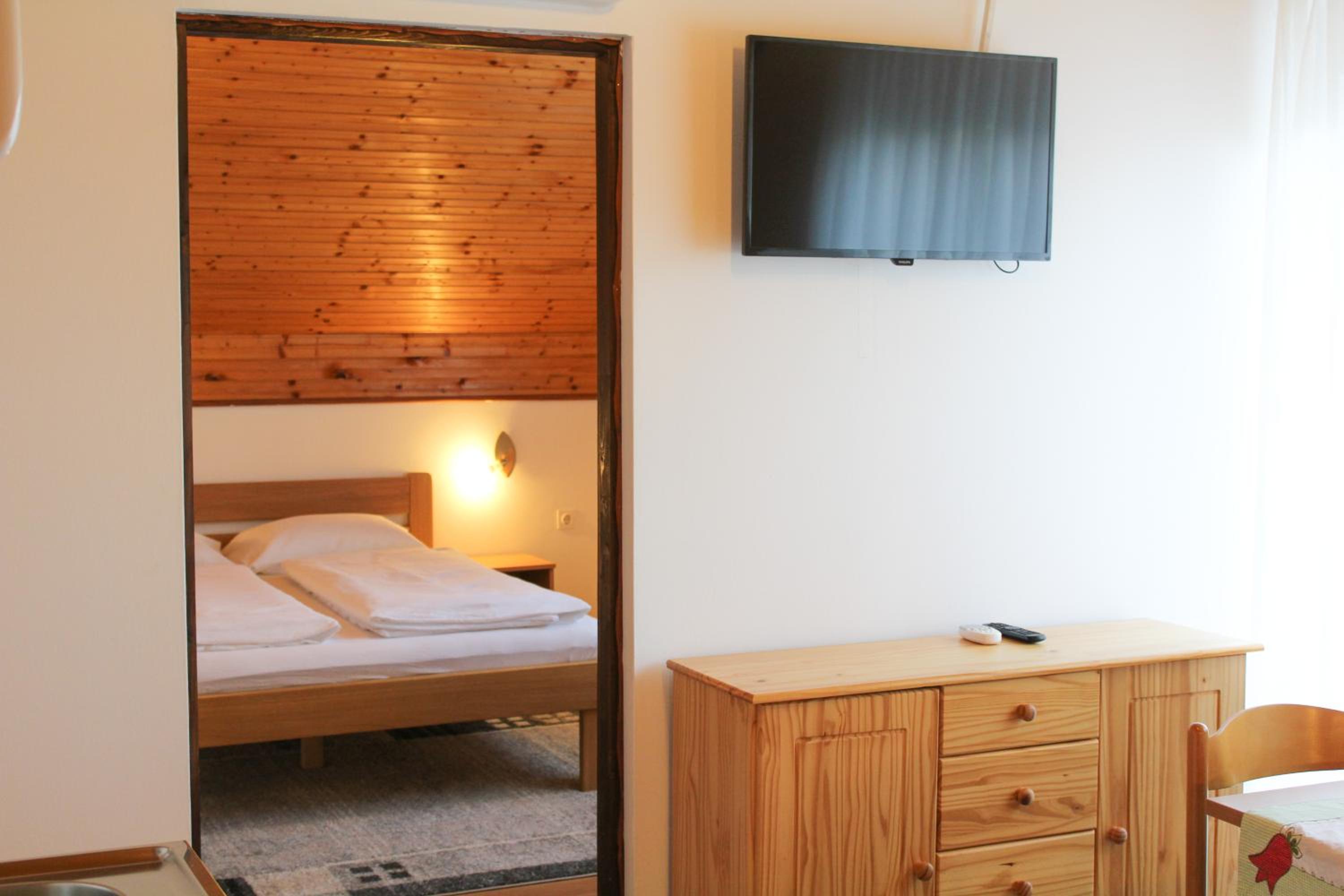One-Bedroom Apartment with Balcony photo 2