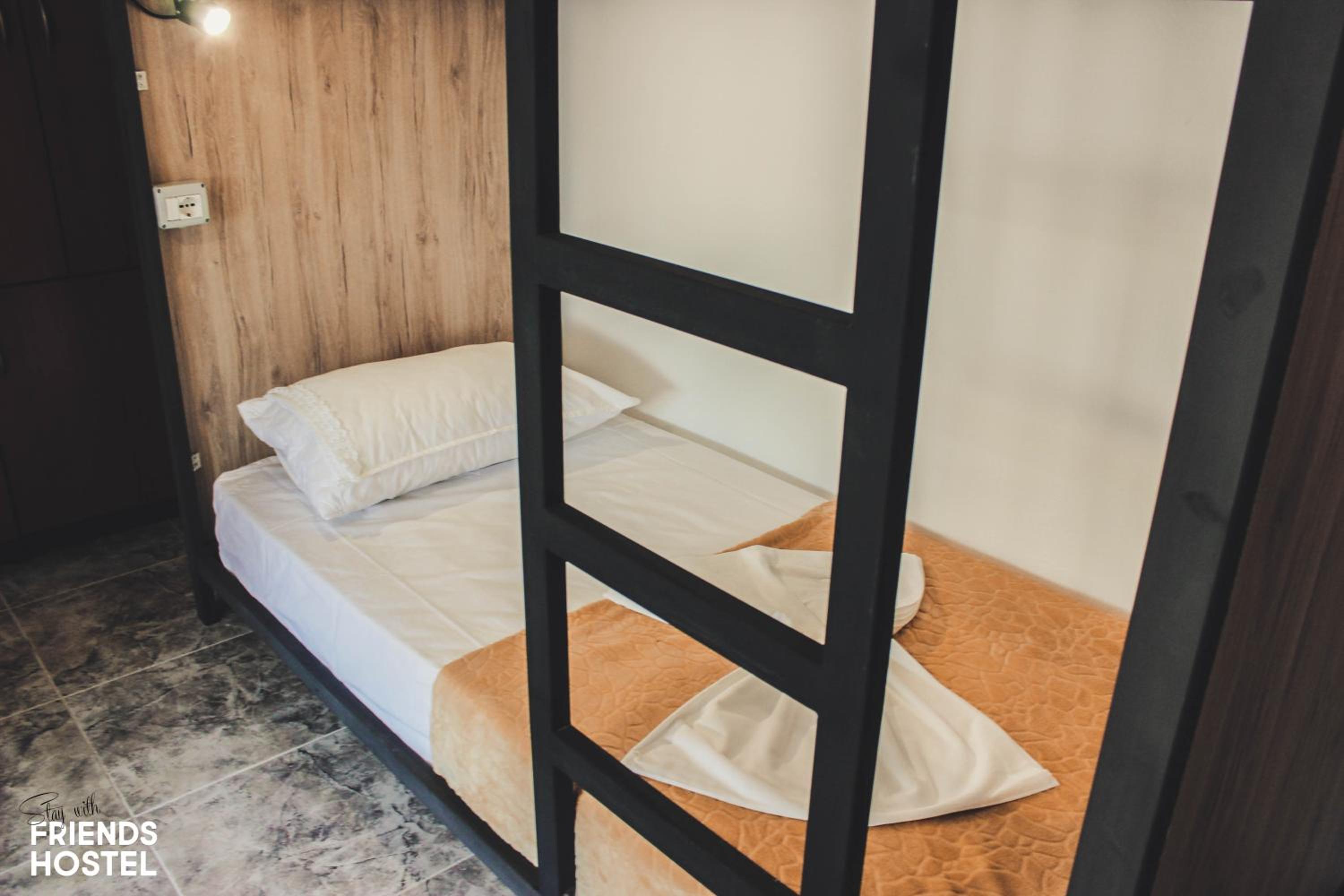 Bed in 6-Bed Mixed Dormitory Room photo 1