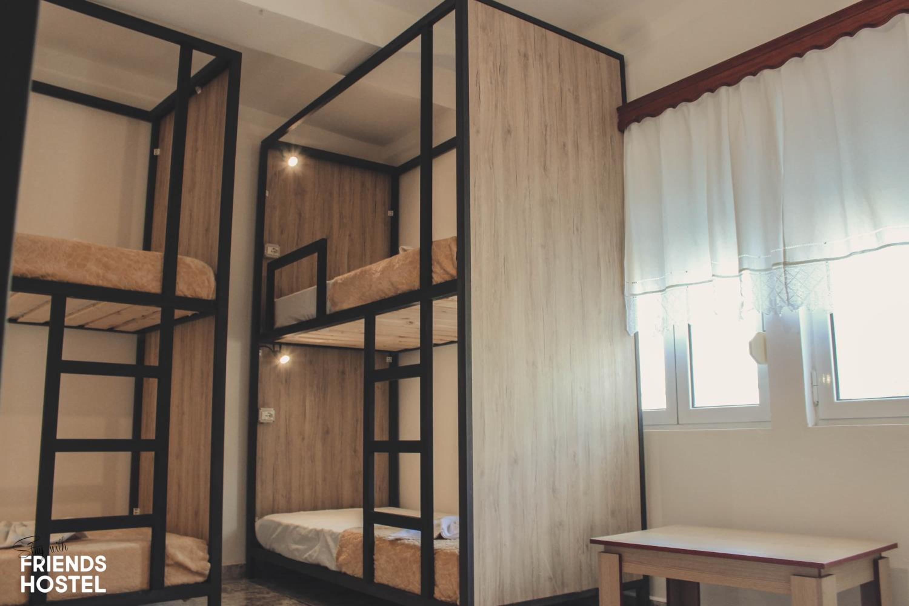 Bed in 8-Bed Mixed Dormitory Room photo 2