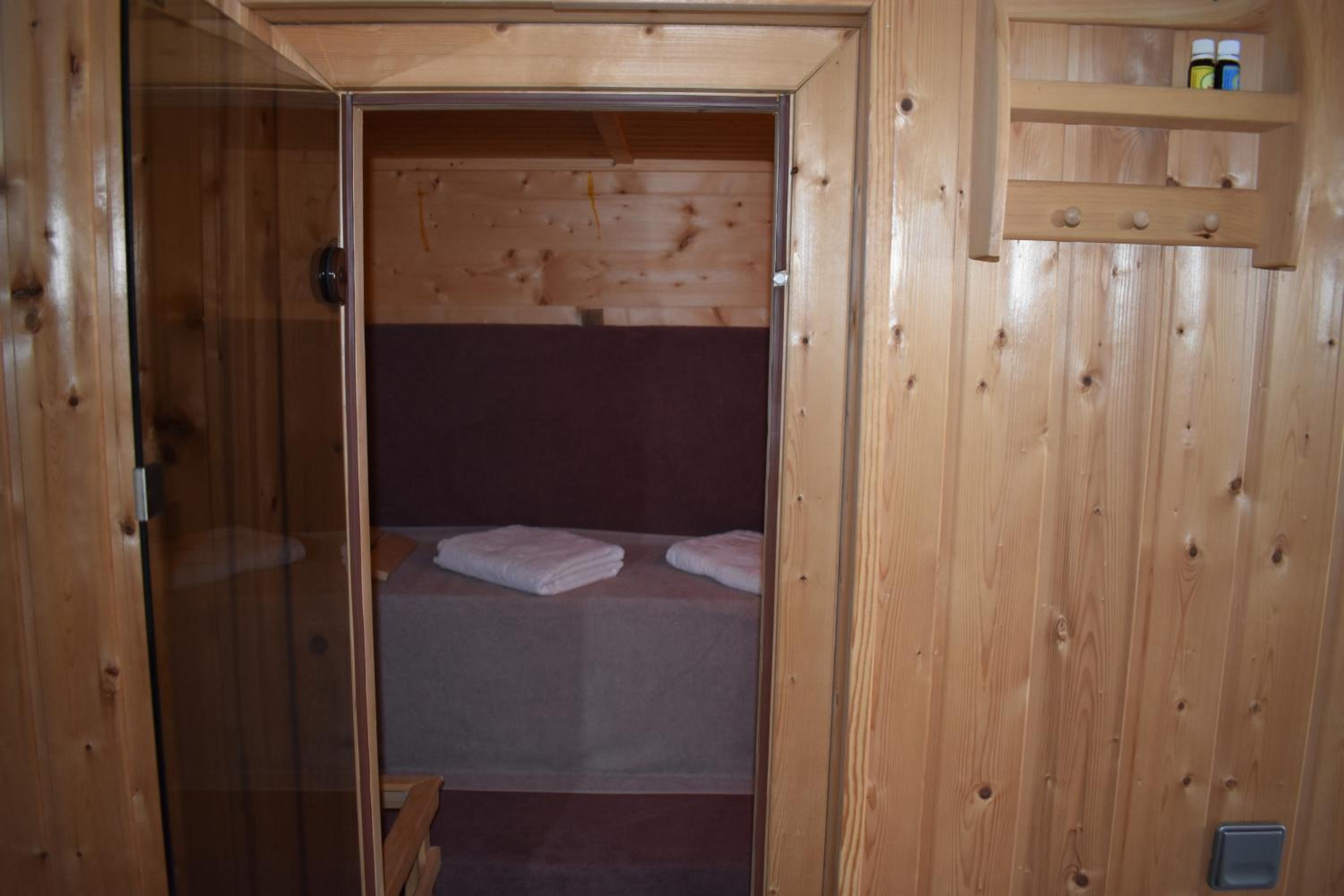 Apartment with Sauna - Photo 33