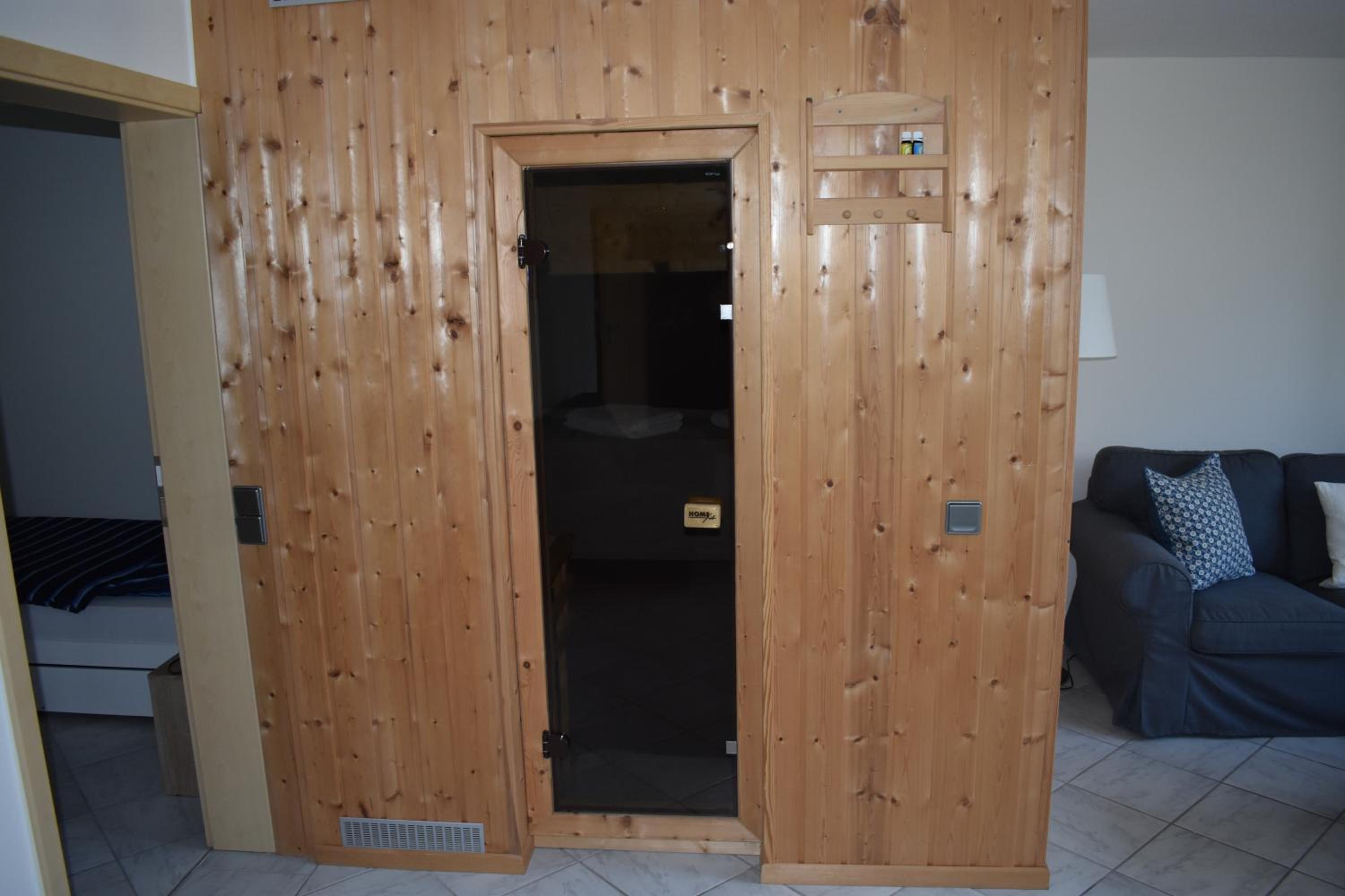 Apartment with Sauna - Photo 32