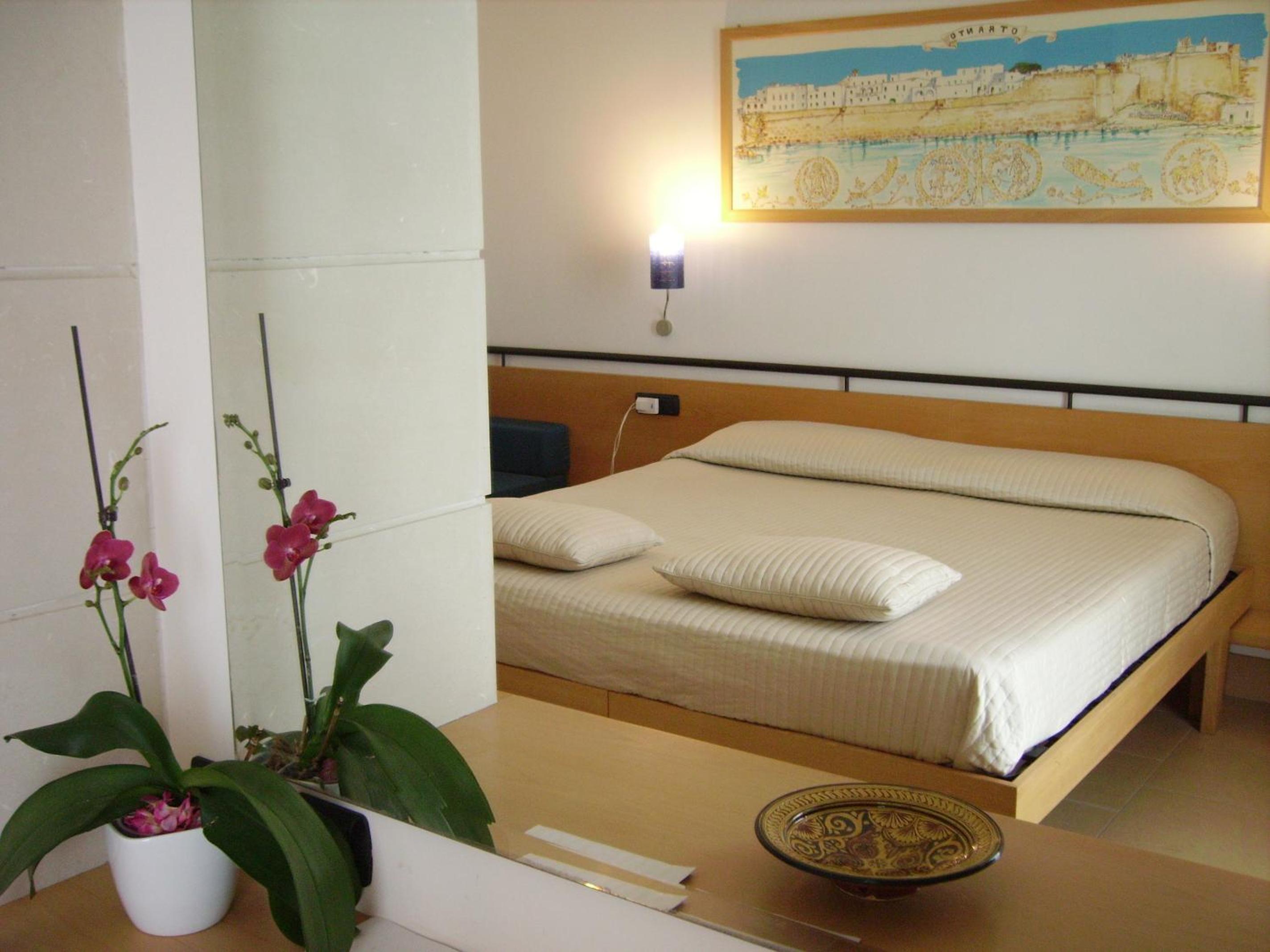 Standard Double or Twin Room - Photo 2
