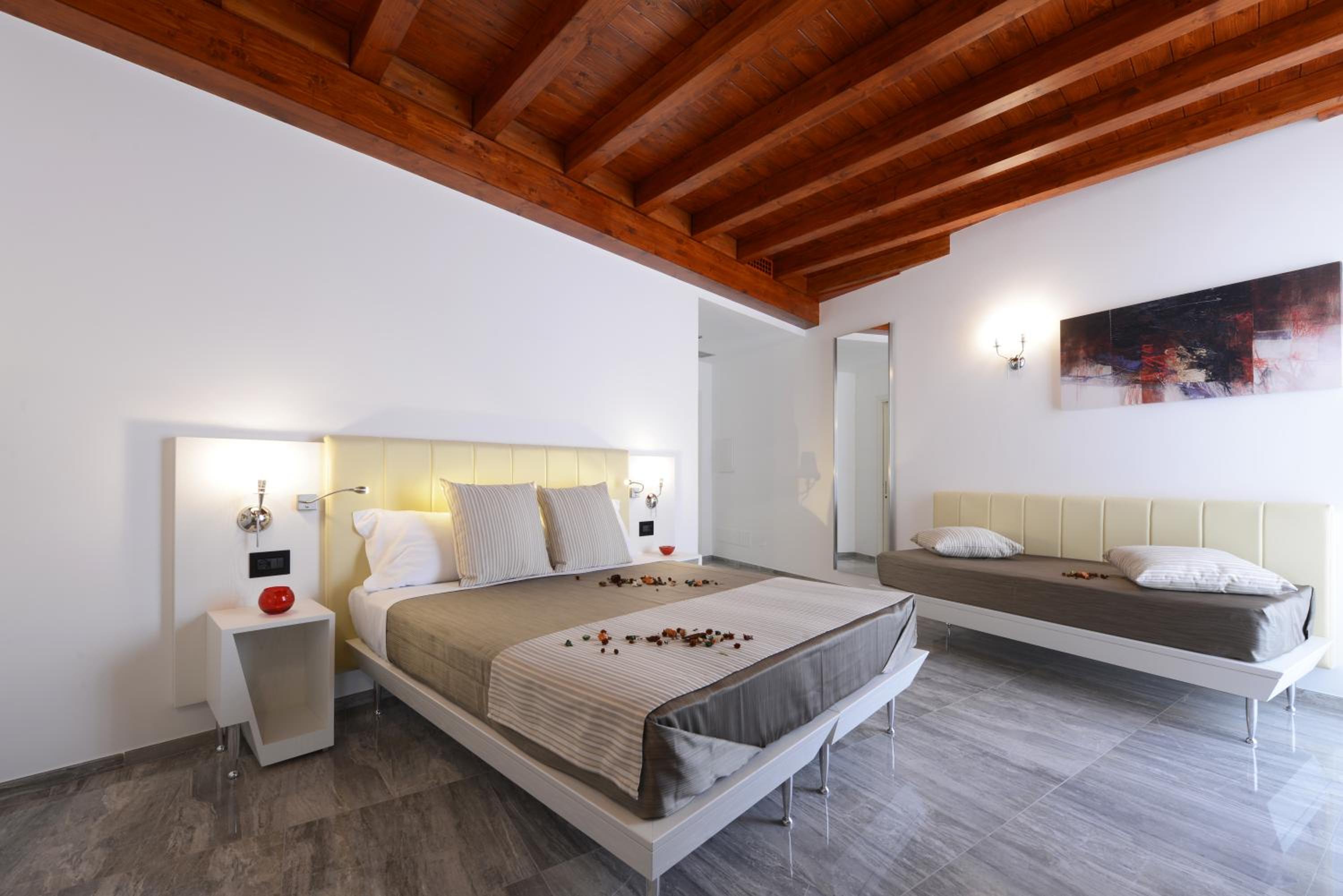 Classic Triple Room with Internal View