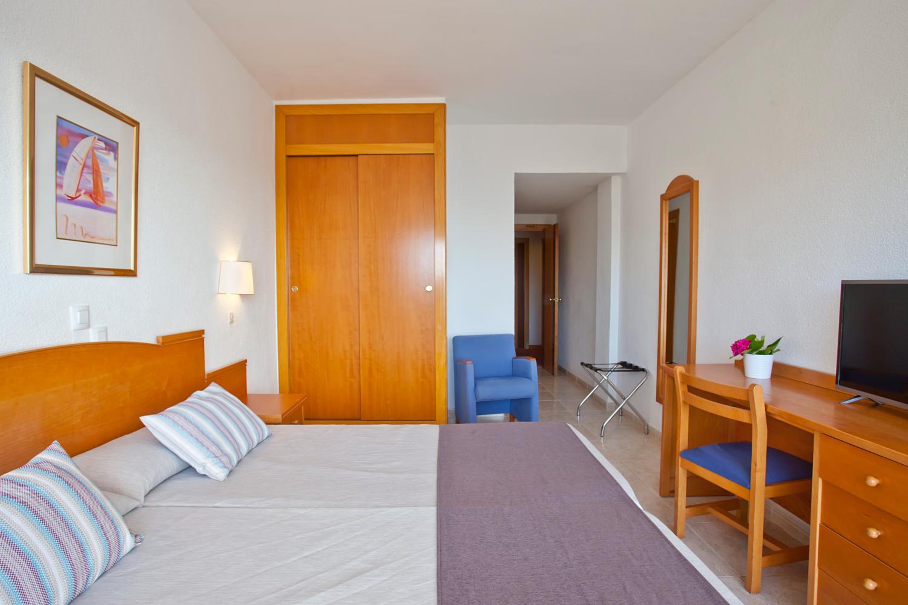 Twin Room with View