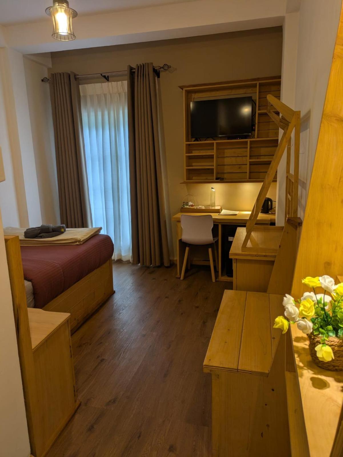 Deluxe Single Room