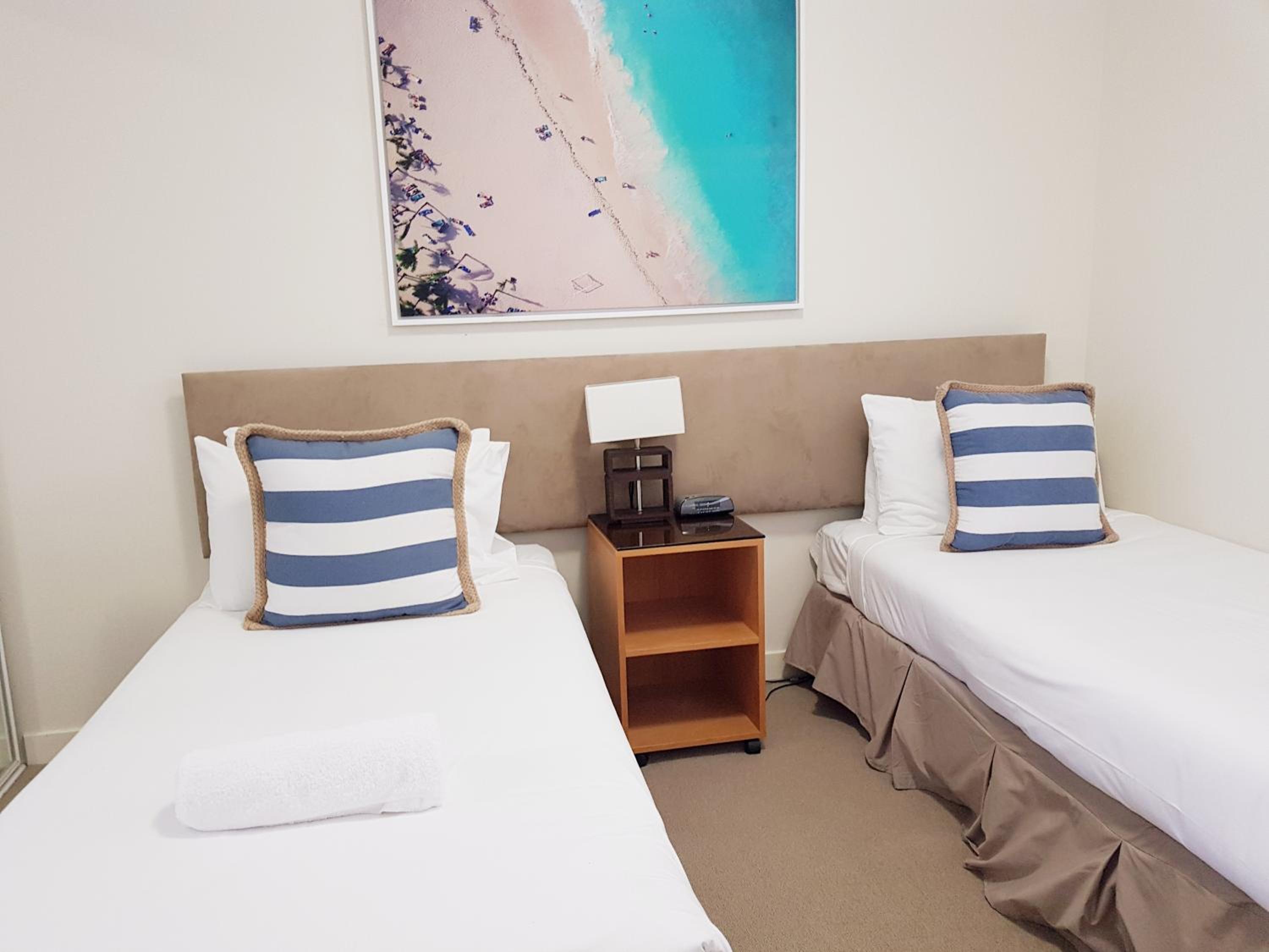 Two-Bedroom Apartment with Ocean View - Photo 2