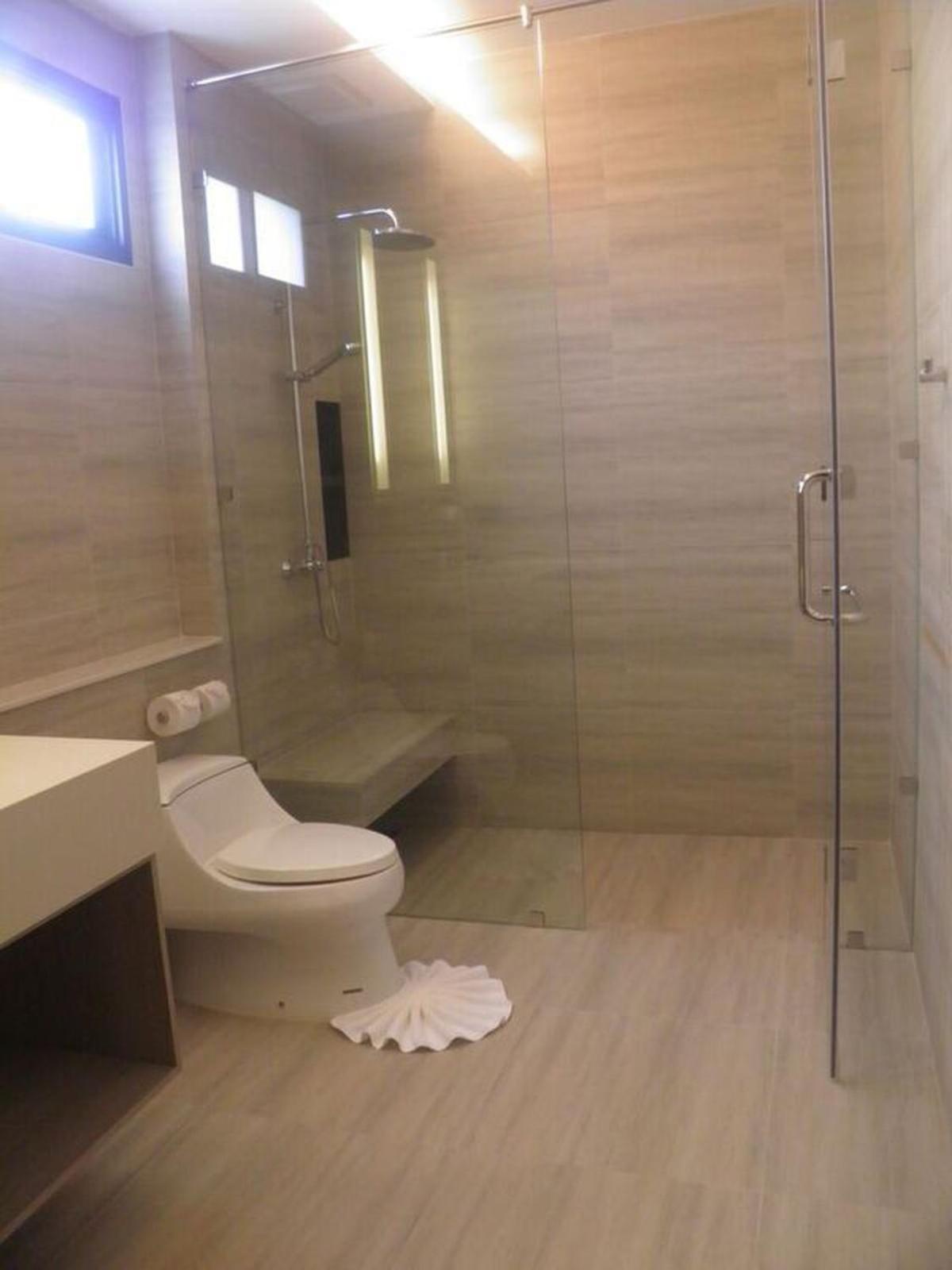 Two-Bedroom Suite with Golf View - Photo 2