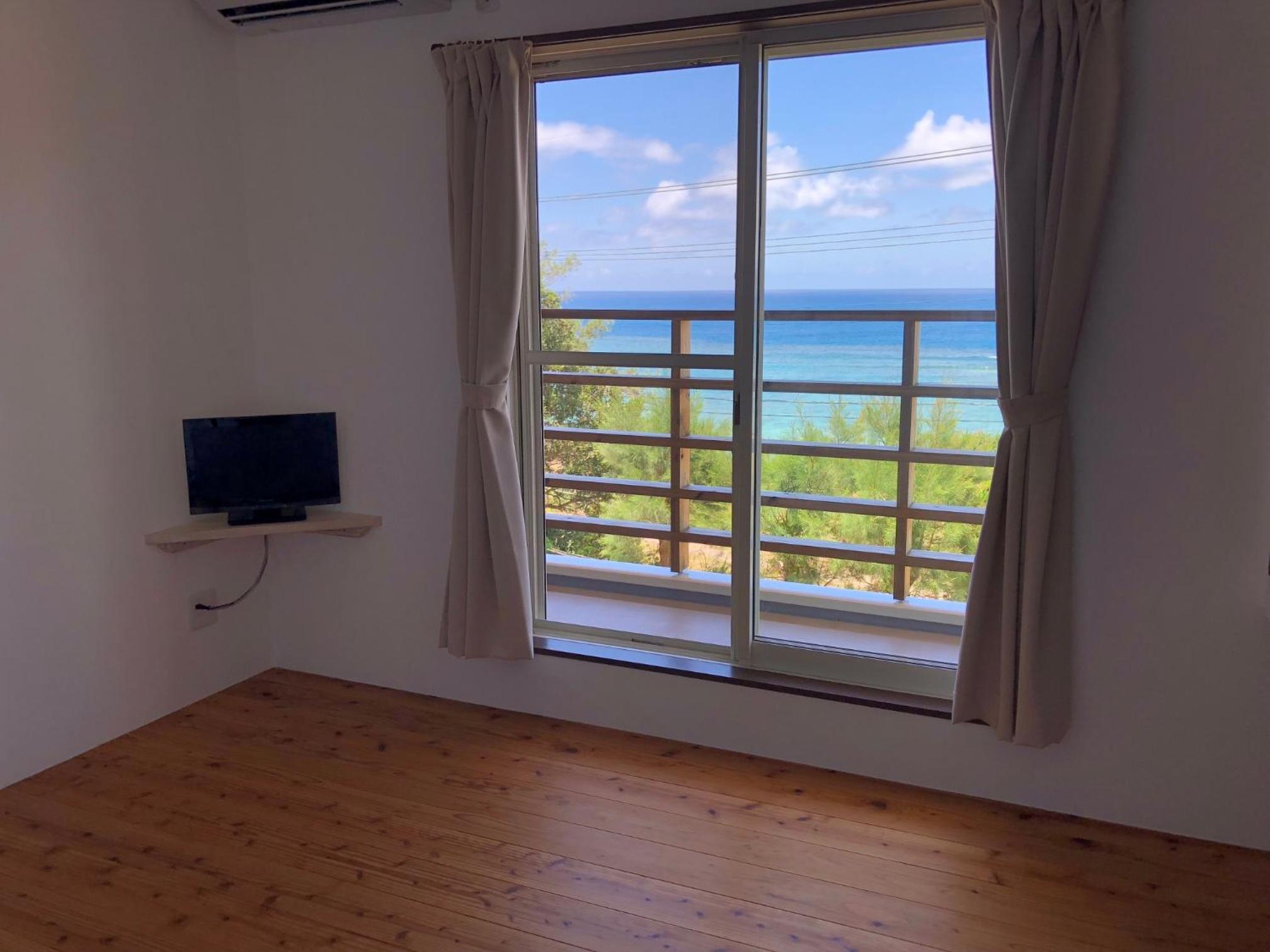 Twin Room with Sea View photo 2