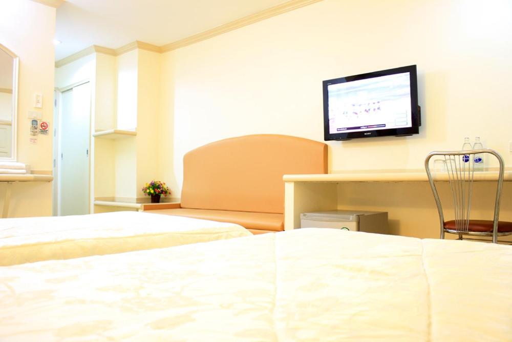 Standard Twin Room photo 2