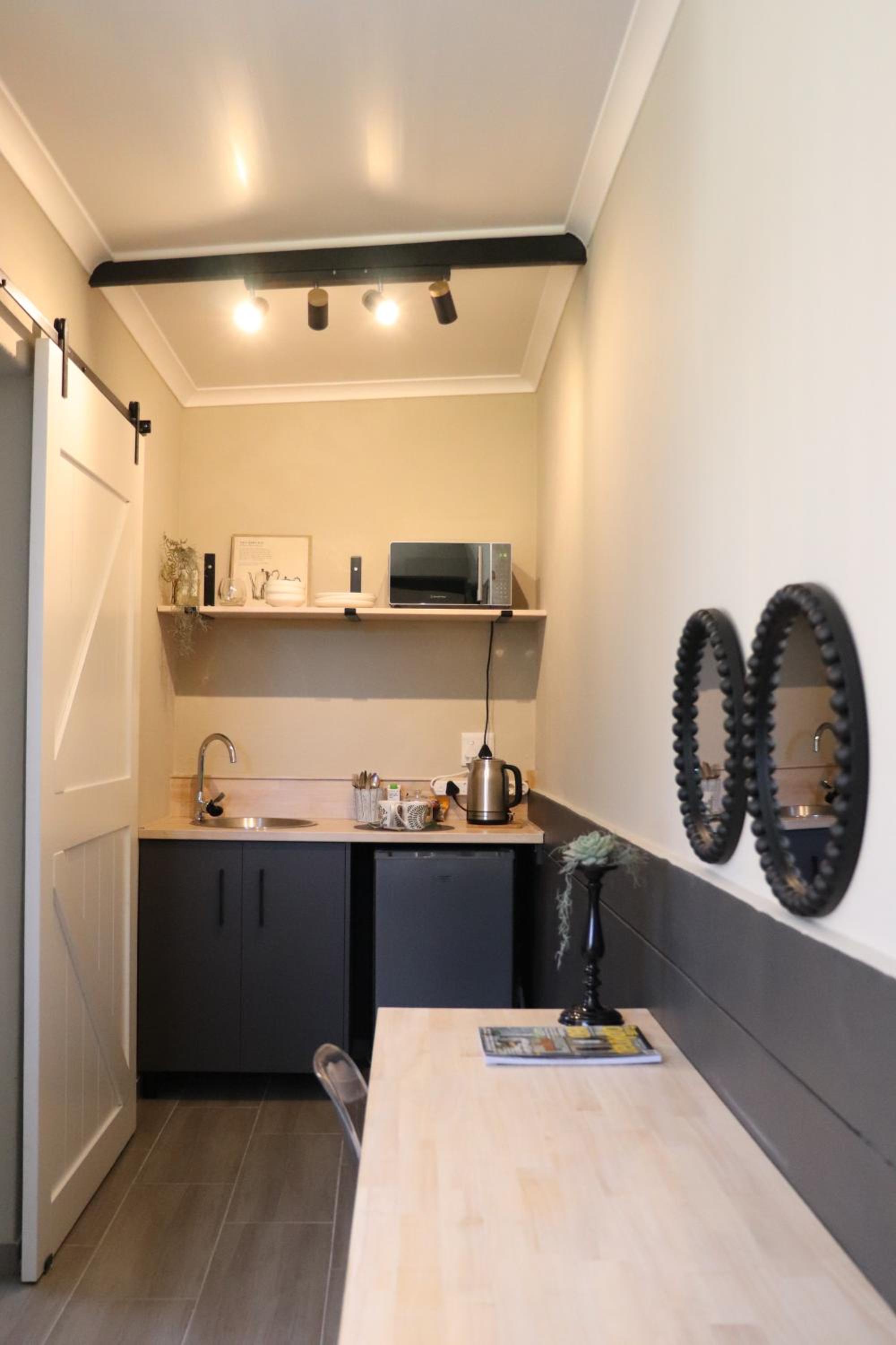 Deluxe Double Room with Shower photo 2