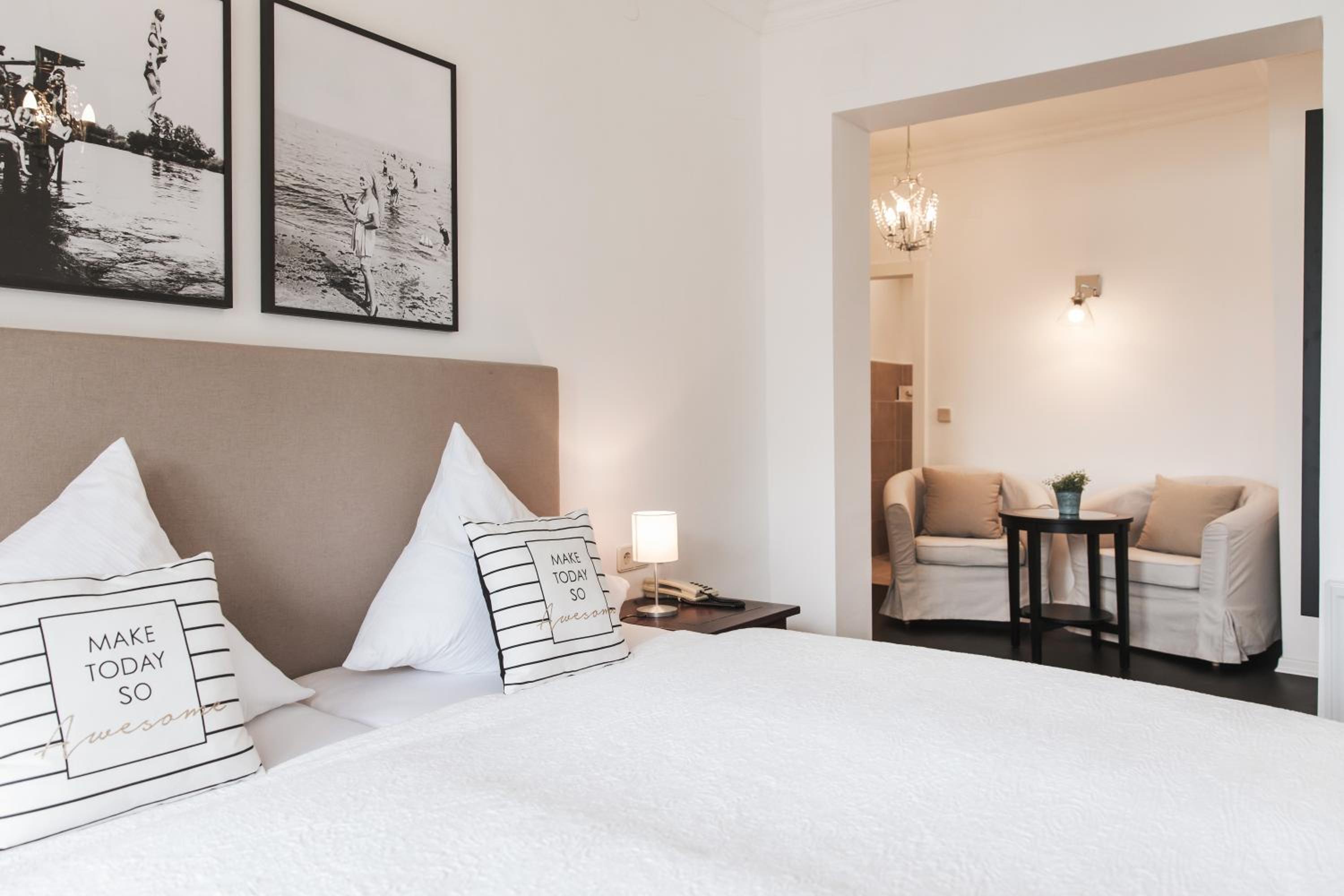 Double Room with Balcony and Lake View photo 2