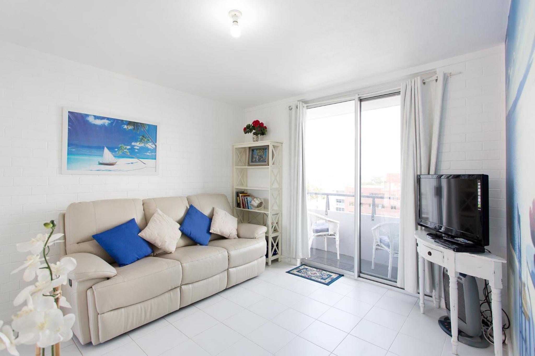 Apartment with Balcony photo 3