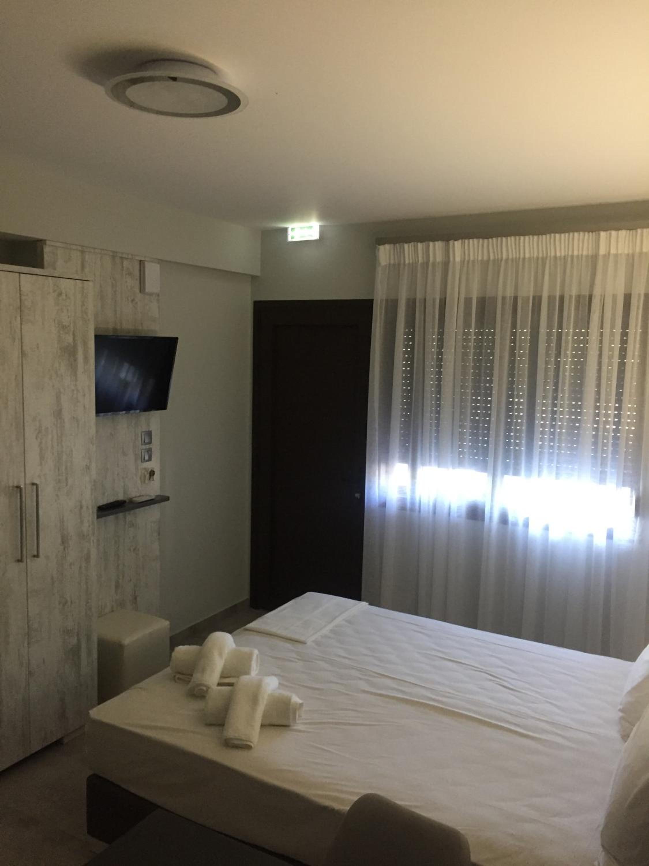 Standard Double Room photo 3