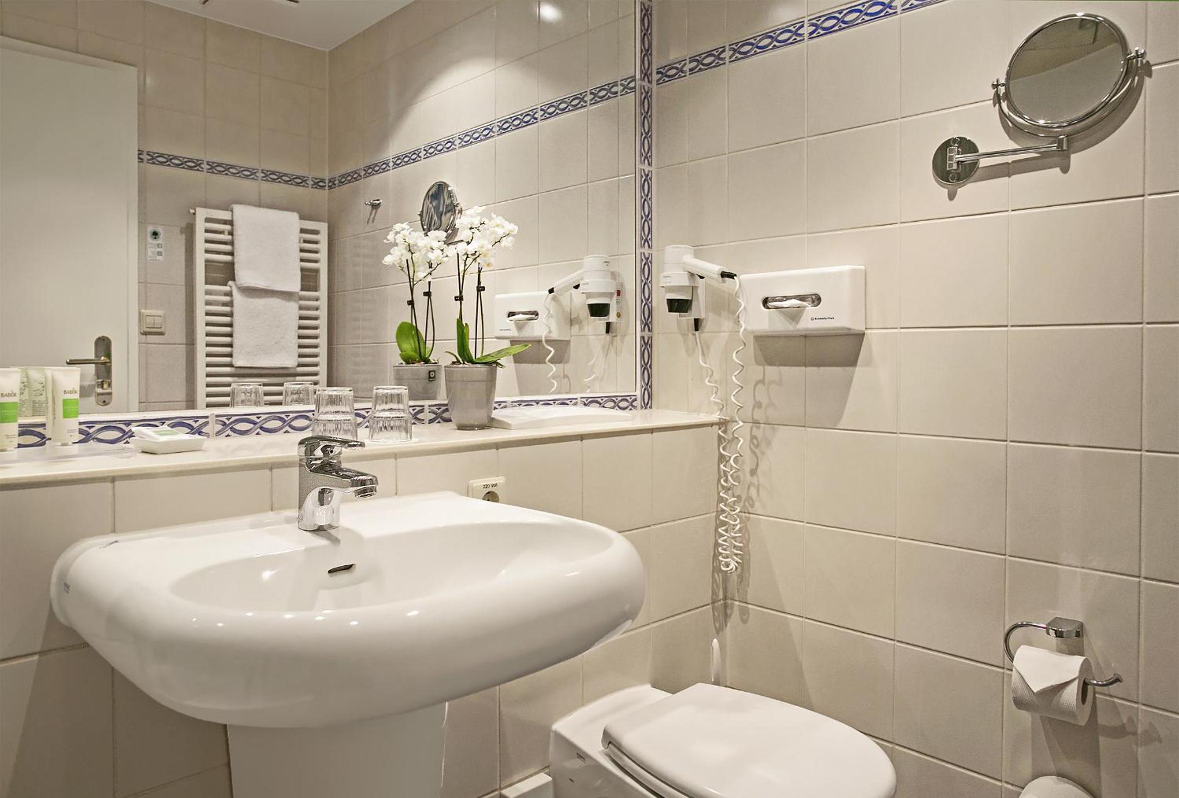 Standard Twin Room - Annex - Photo 7