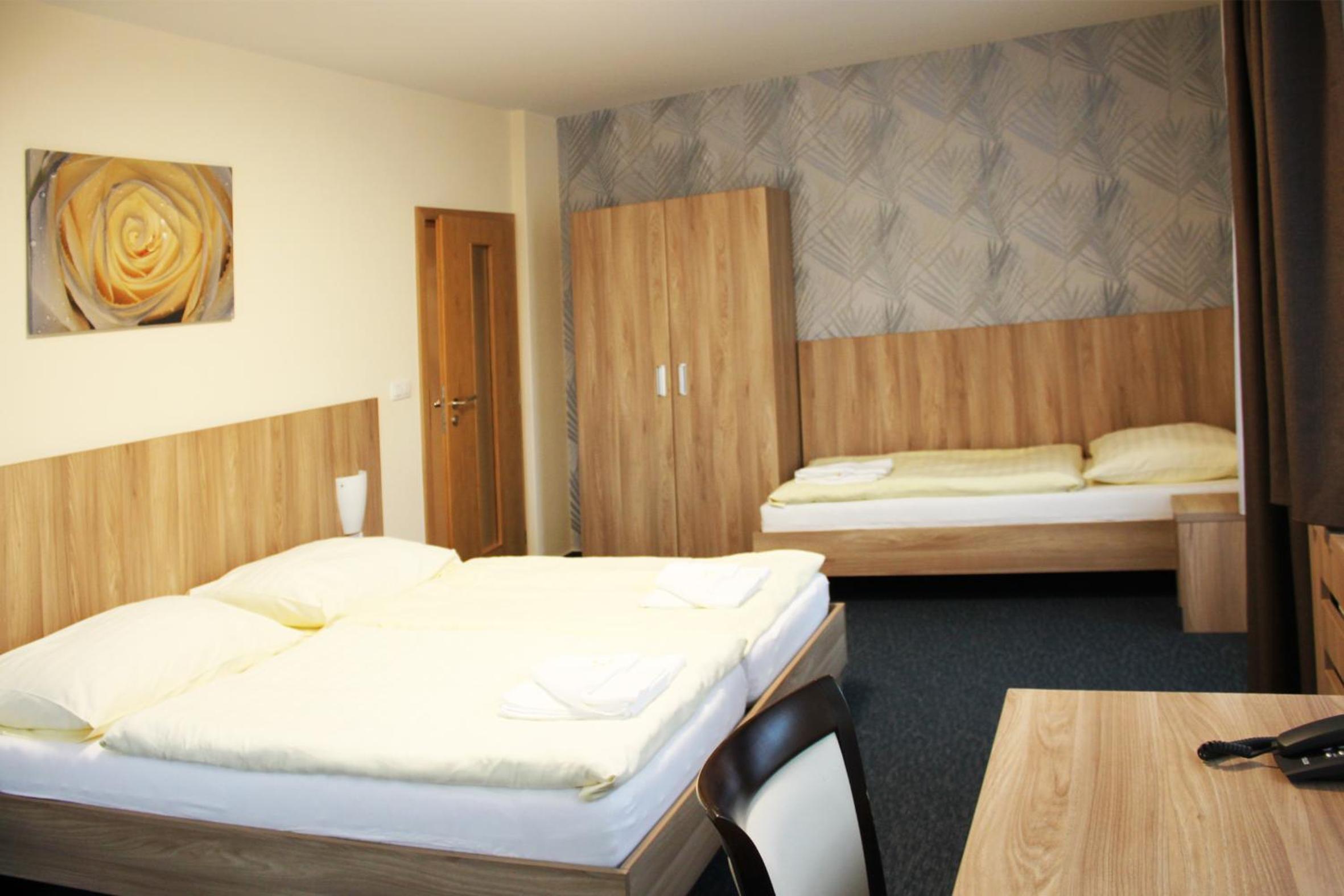 Quadruple Room - Photo 3