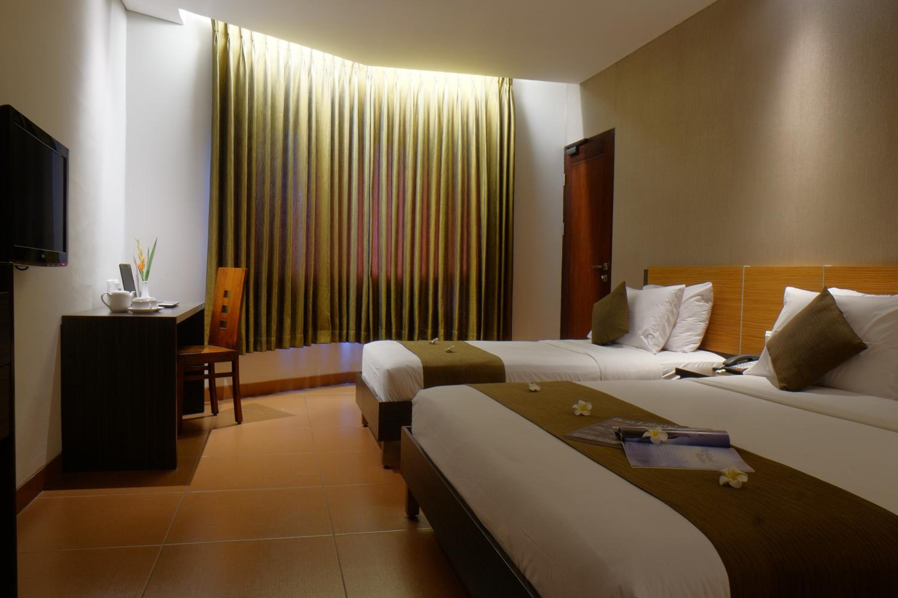 Premier Triple Room - Room Only - Photo 3