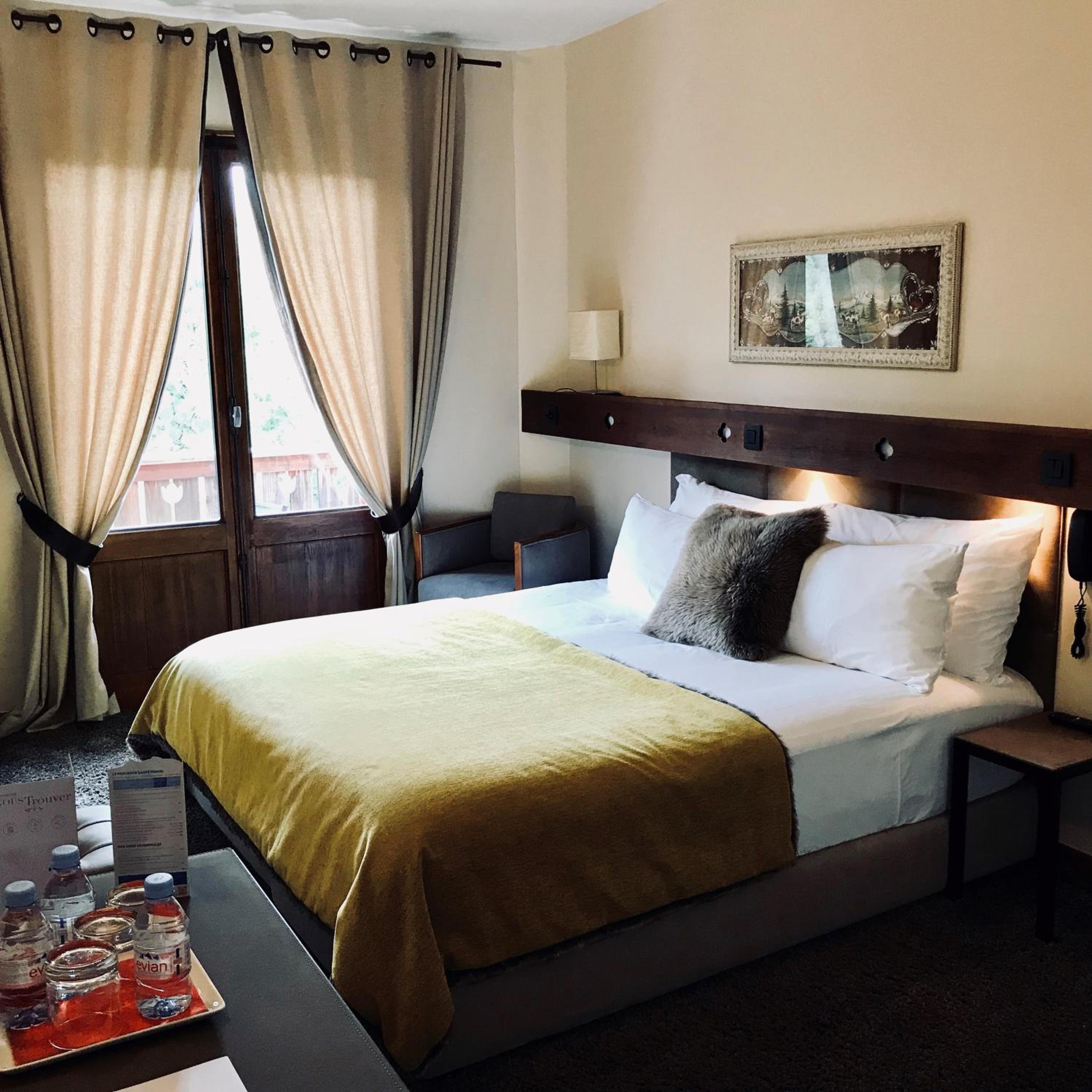 Junior Suite with Mountain View - Photo 12