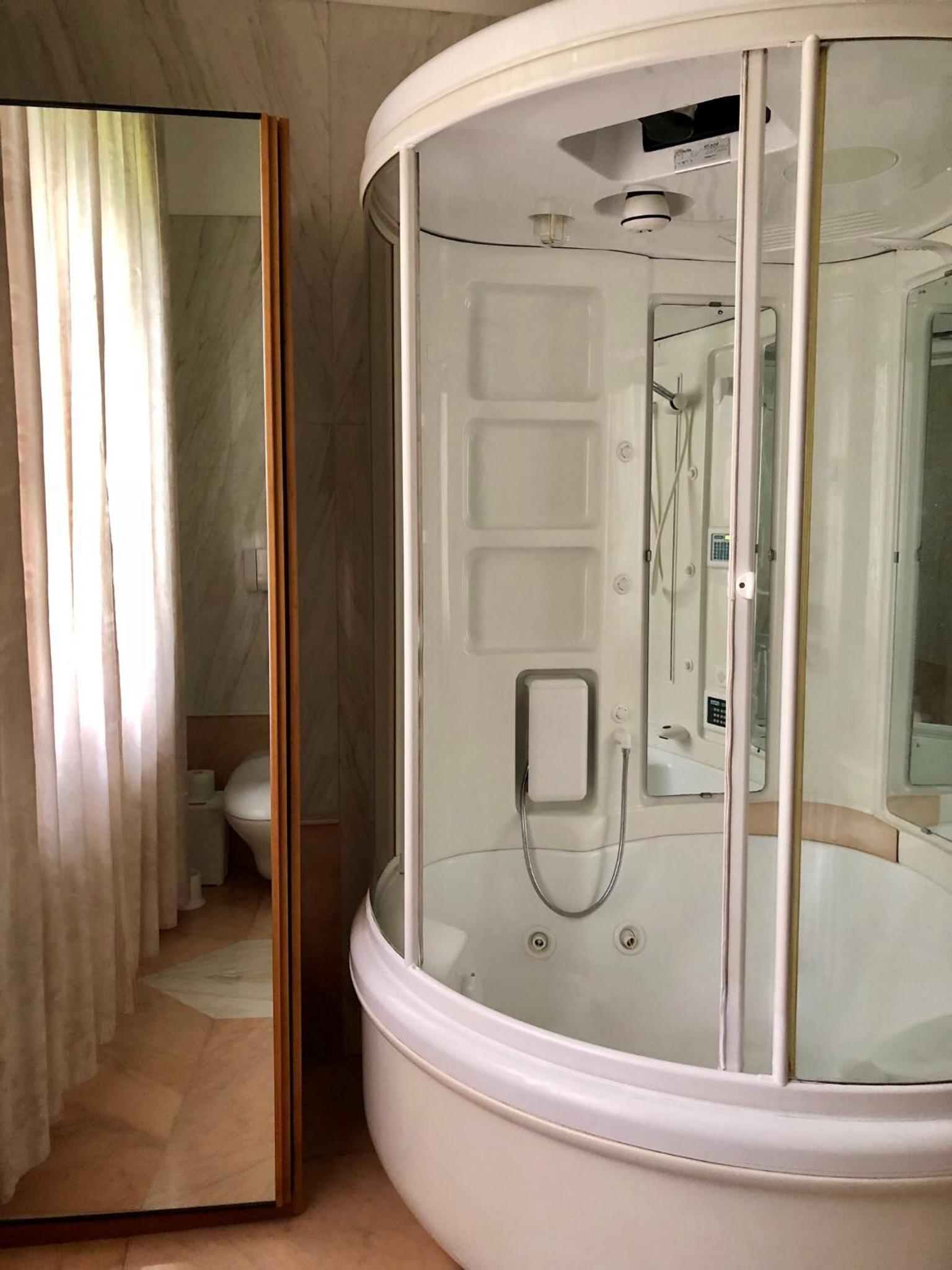 Family room with Private Entrance - Photo 40
