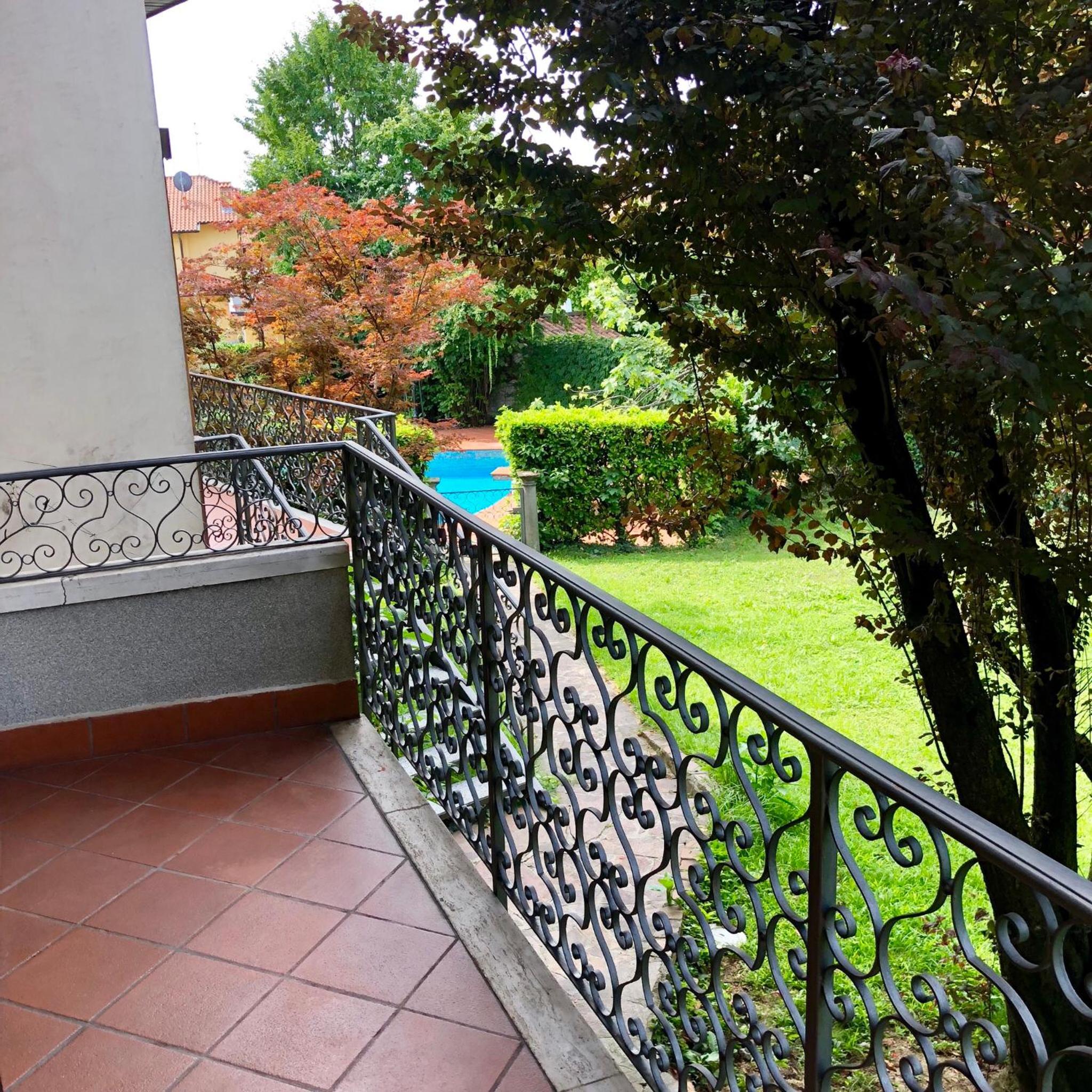 Deluxe Double Room with Private Entrance - Photo 8