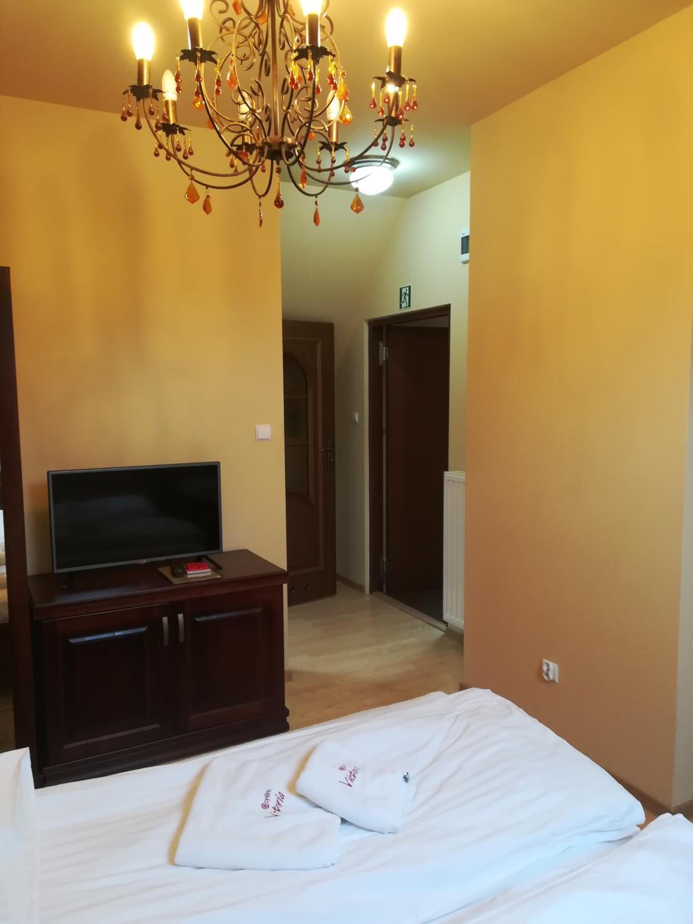 Economy Double Room - Photo 8
