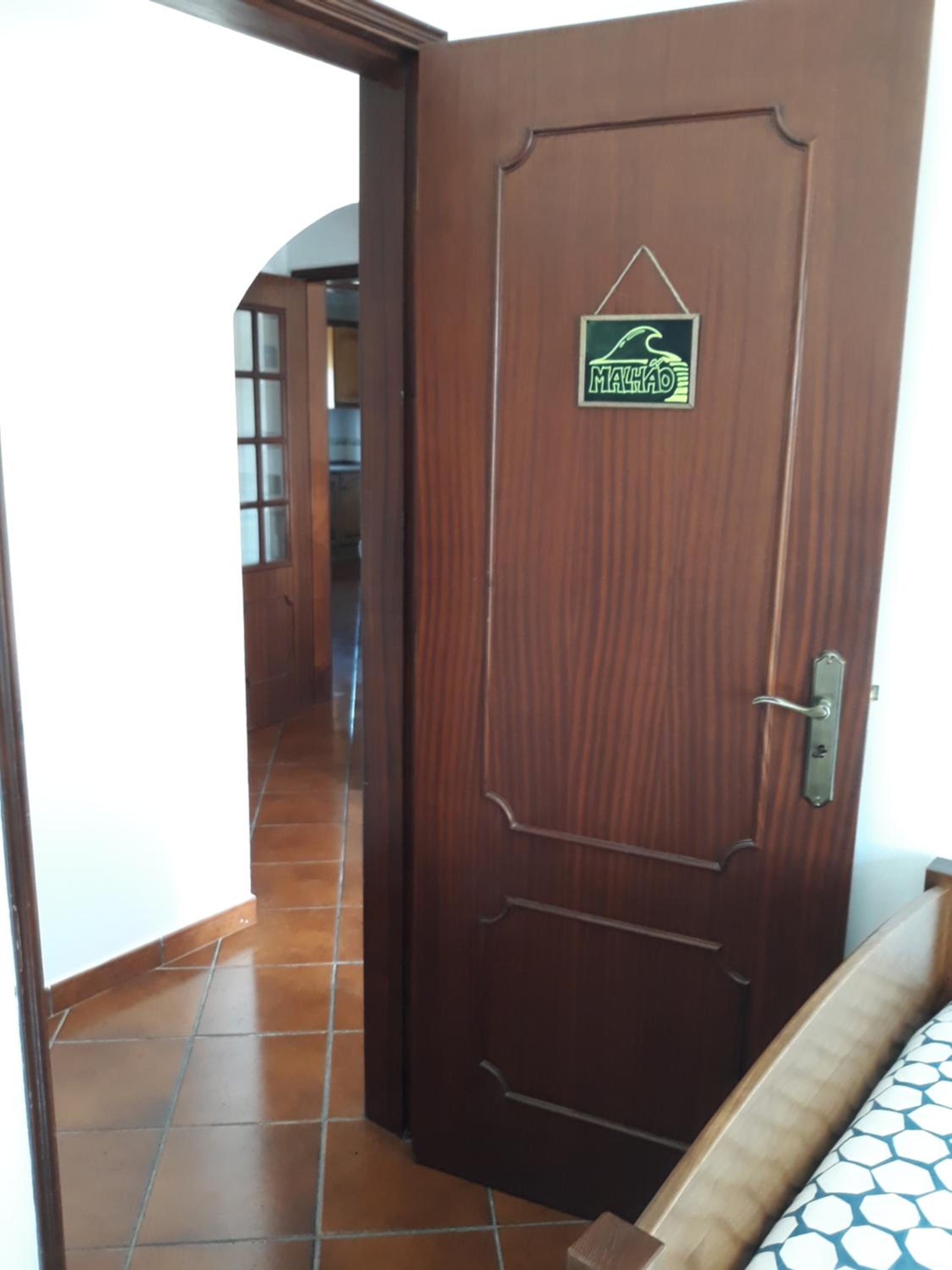 Single Room with Shared Bathroom photo 3