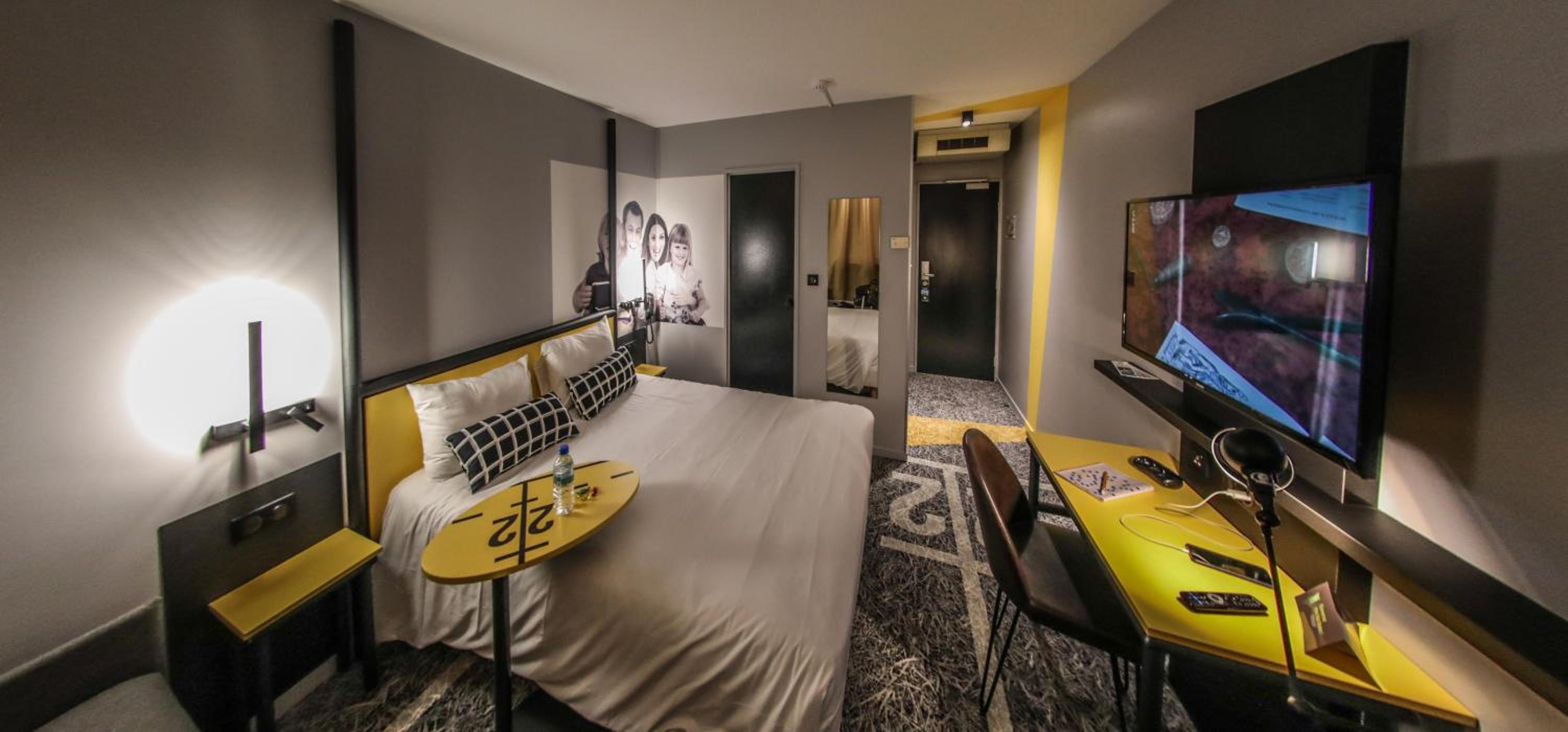 Standard Double Room - Photo 11