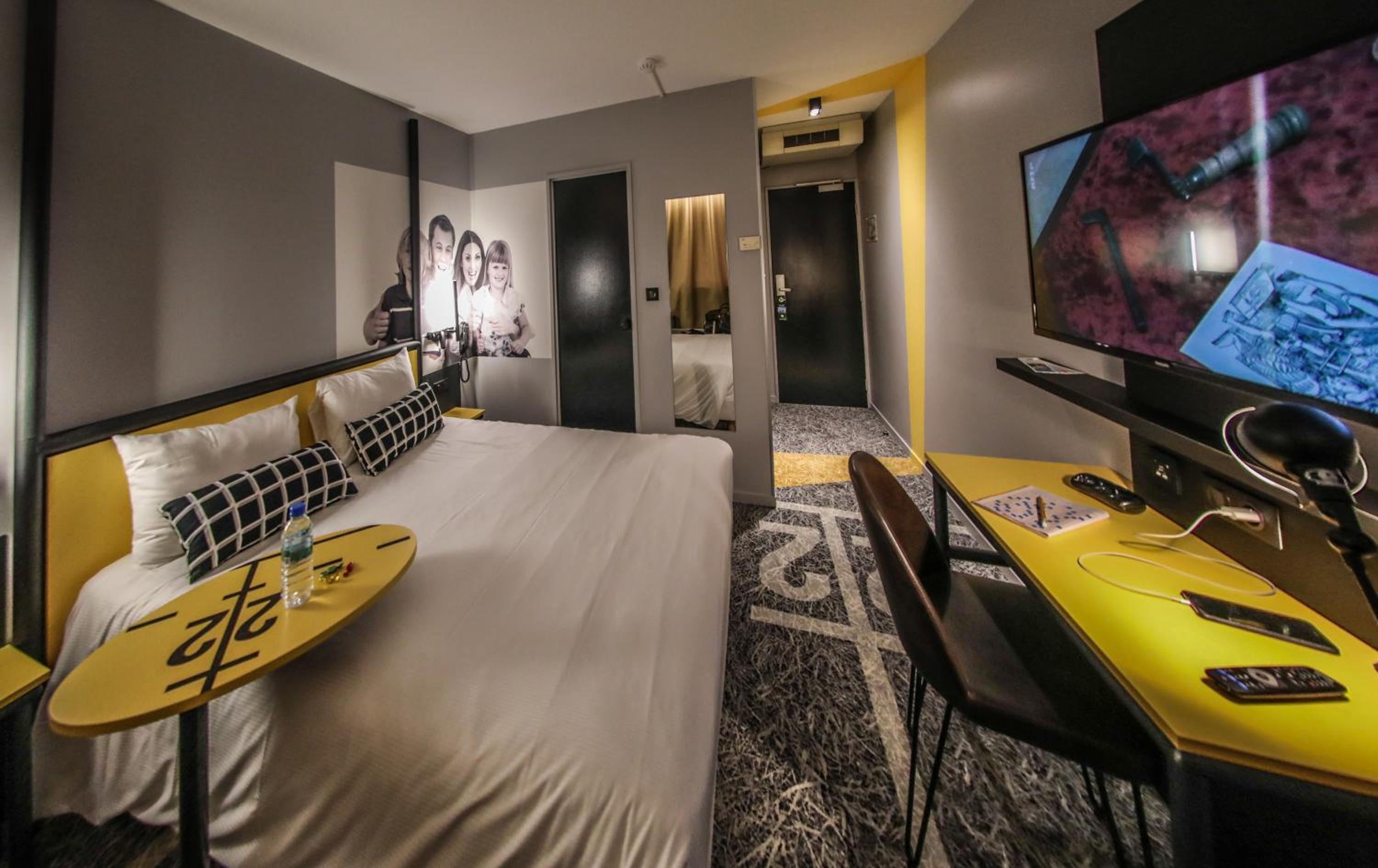 Standard Double Room - Photo 13