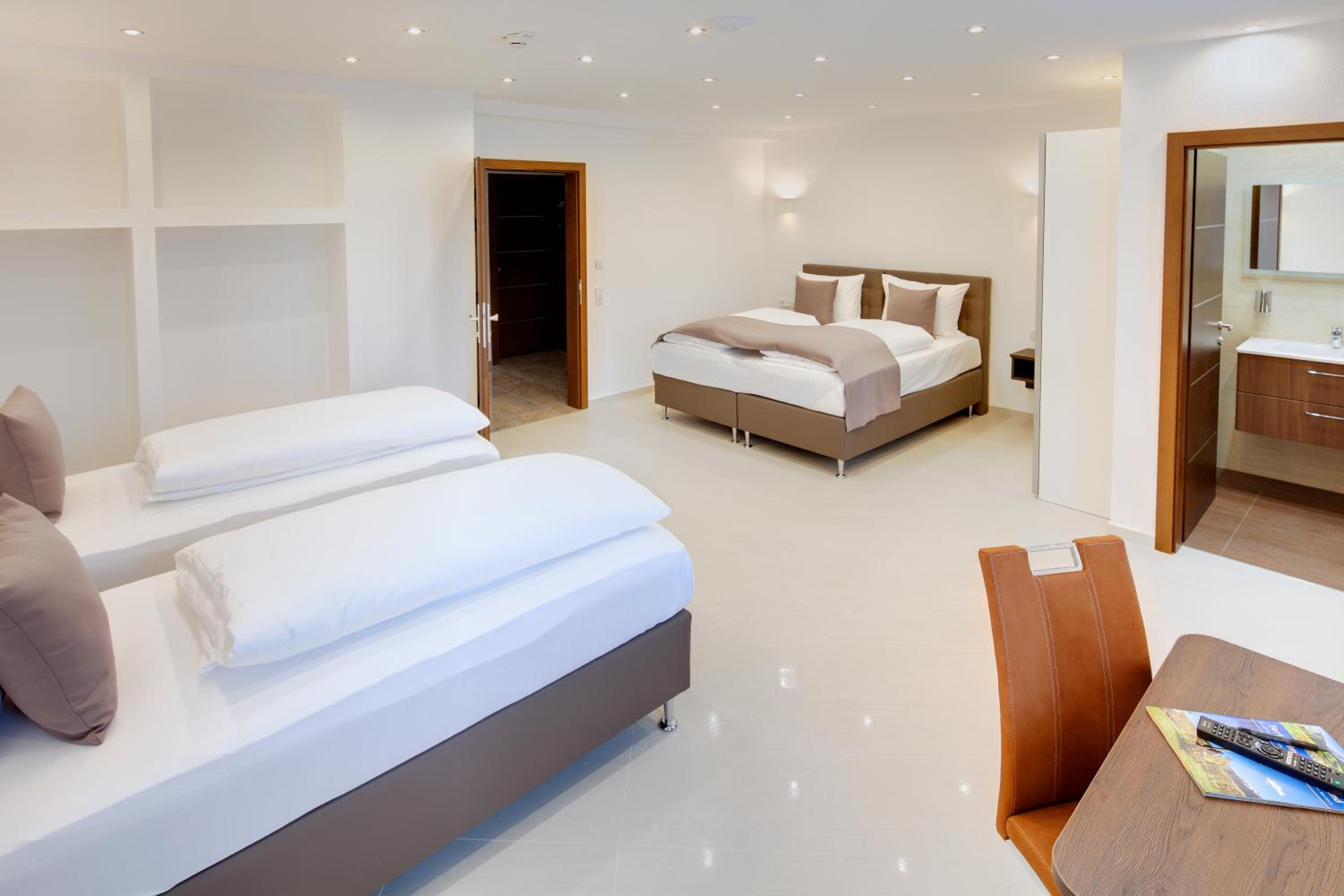 Quadruple Room - Photo 1