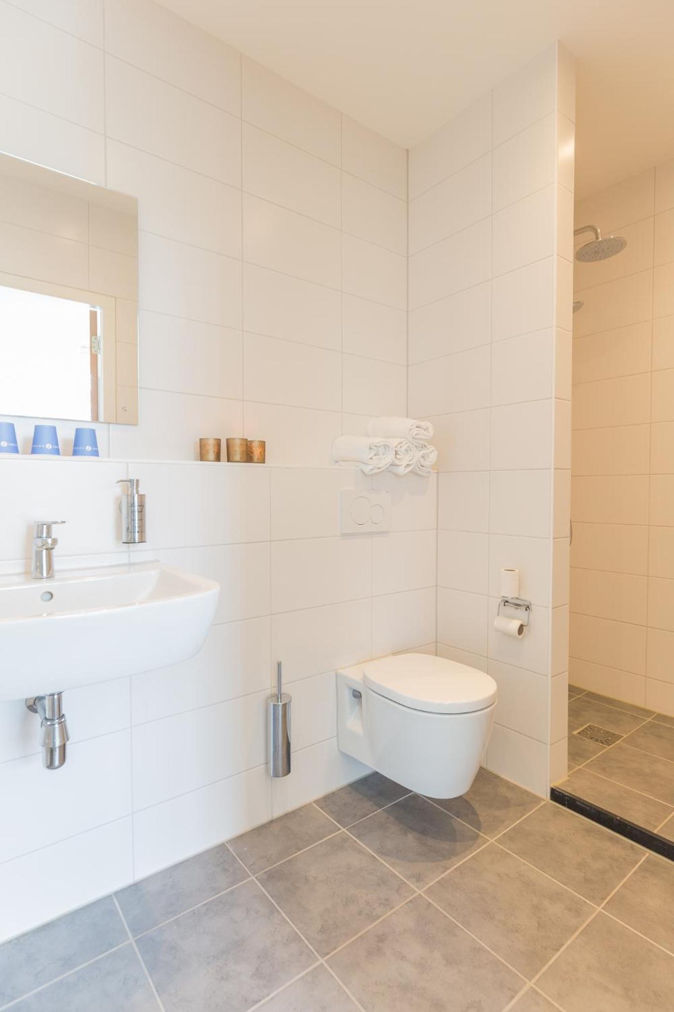 Spacious Comfort Double Room - Photo 4